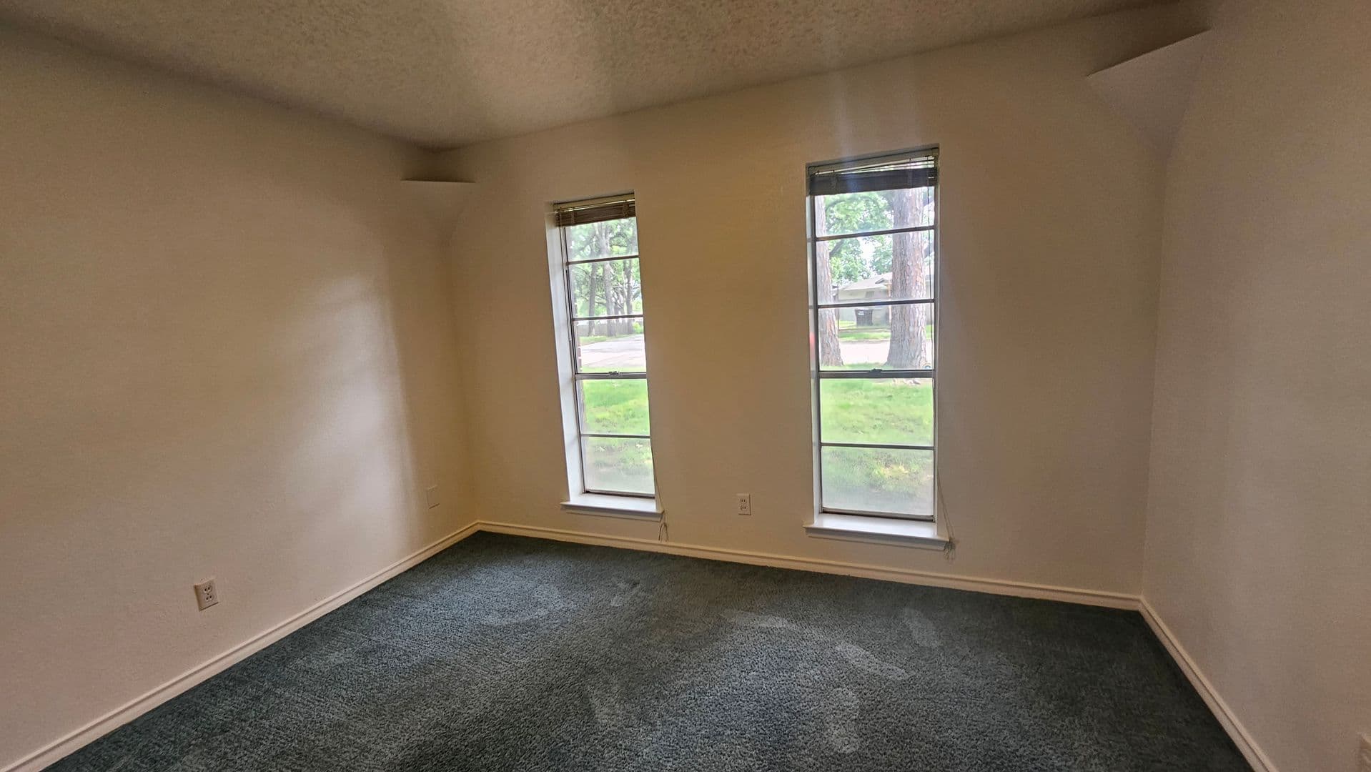 Denton Apartment: 1908 Westridge St.