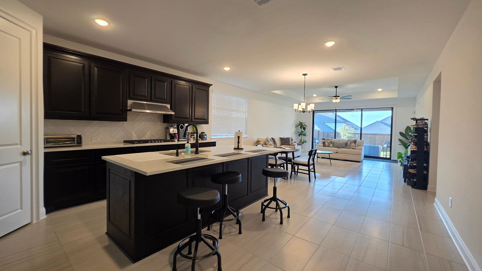 Denton House: 1513 Larson Ln