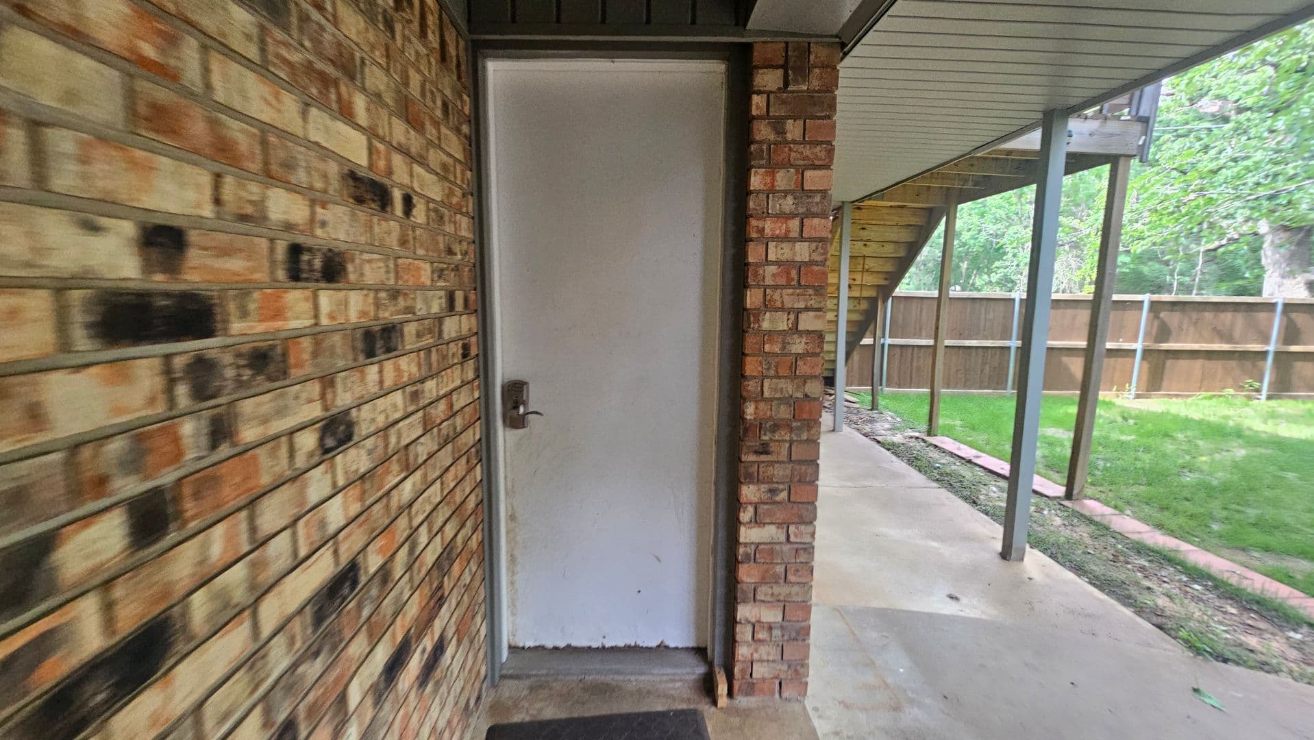 Denton Apartment: 1908 Westridge St.