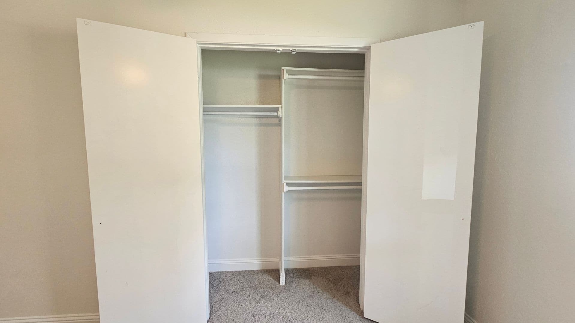 Lewisville House: 1619 Glenhill Ln