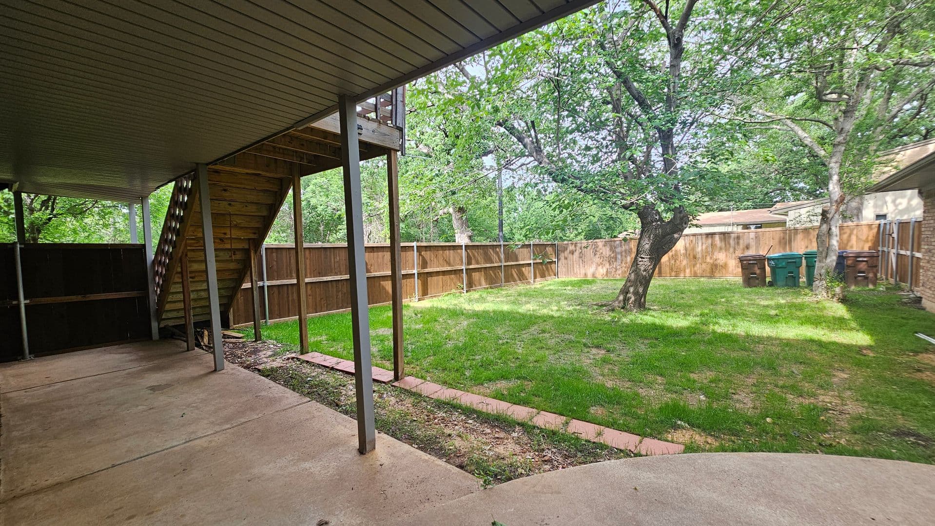 Denton Apartment: 1908 Westridge St.