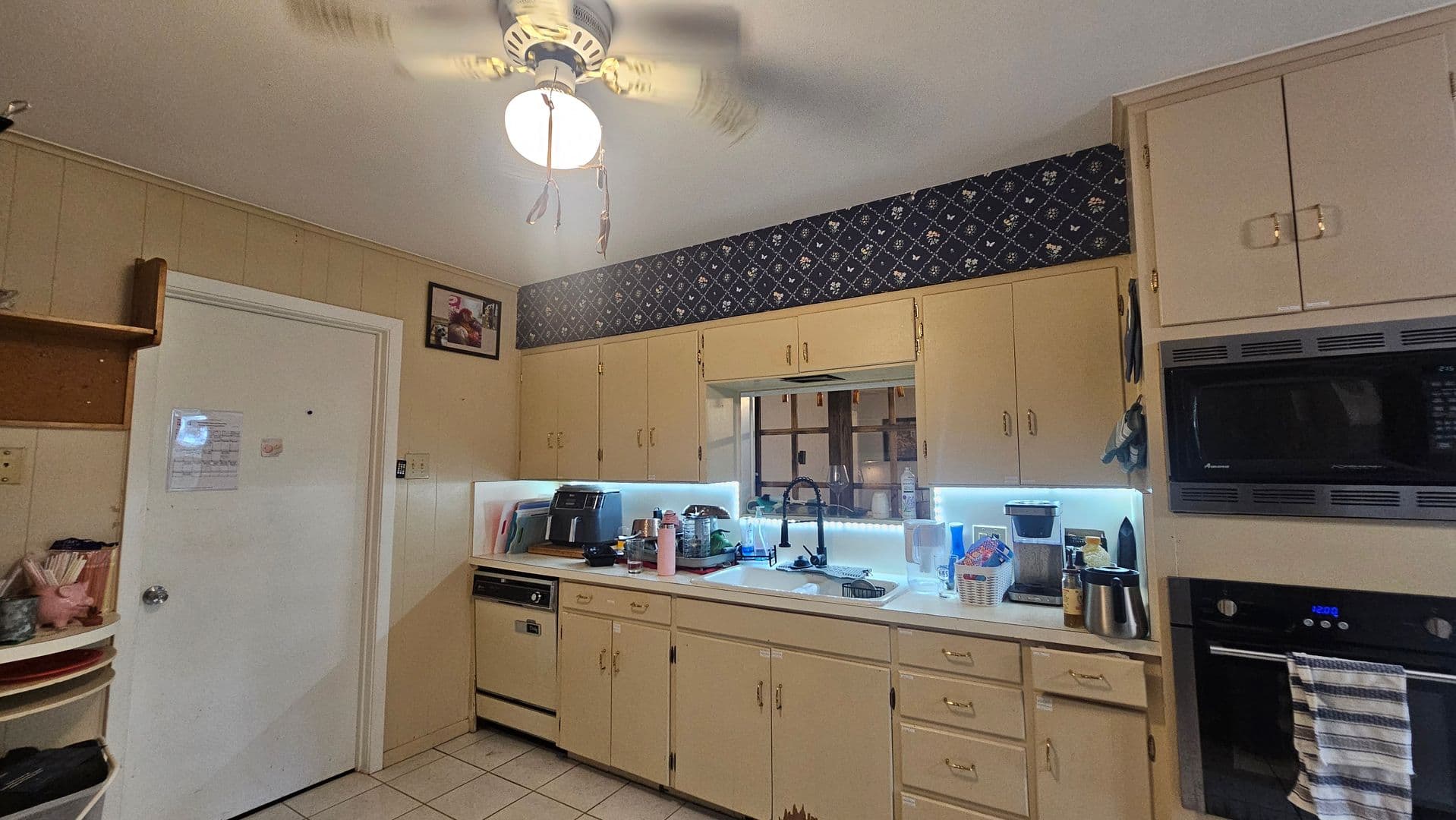 Denton House: 425 Mimosa Dr