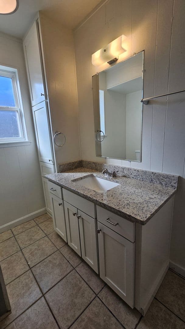 Denton Apartment: 2420 Louise St
