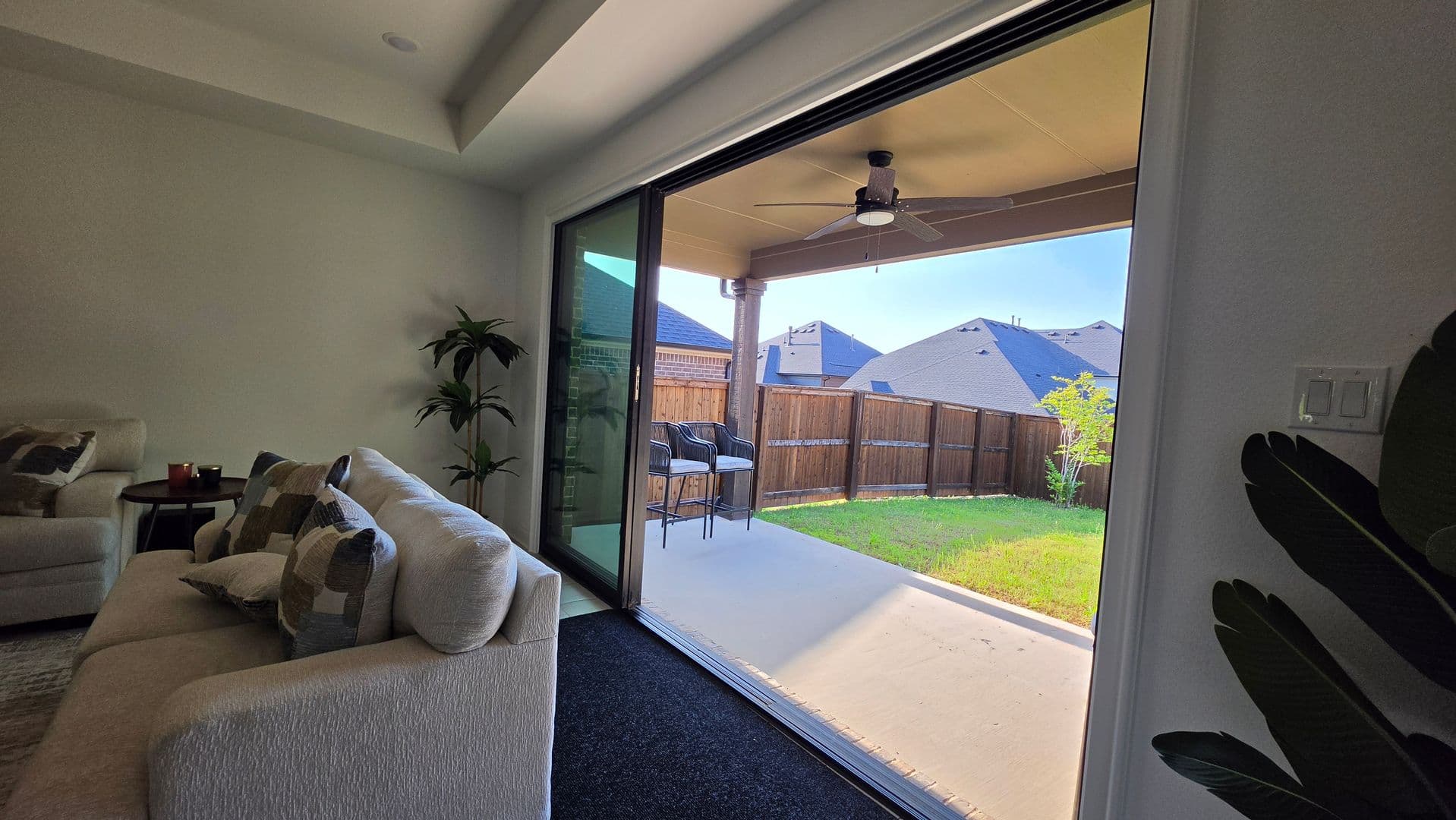 Denton House: 1513 Larson Ln