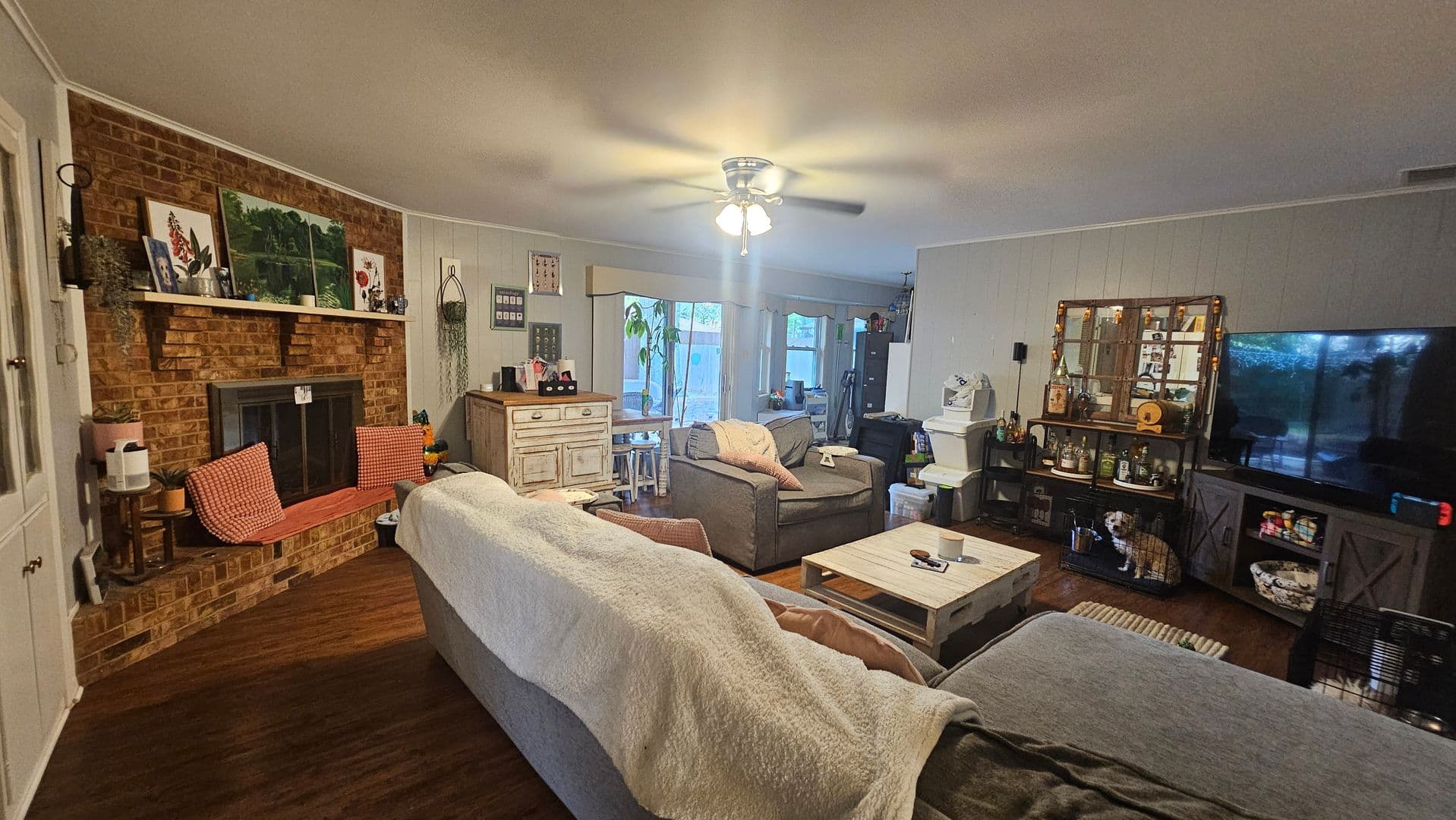 Denton House: 425 Mimosa Dr