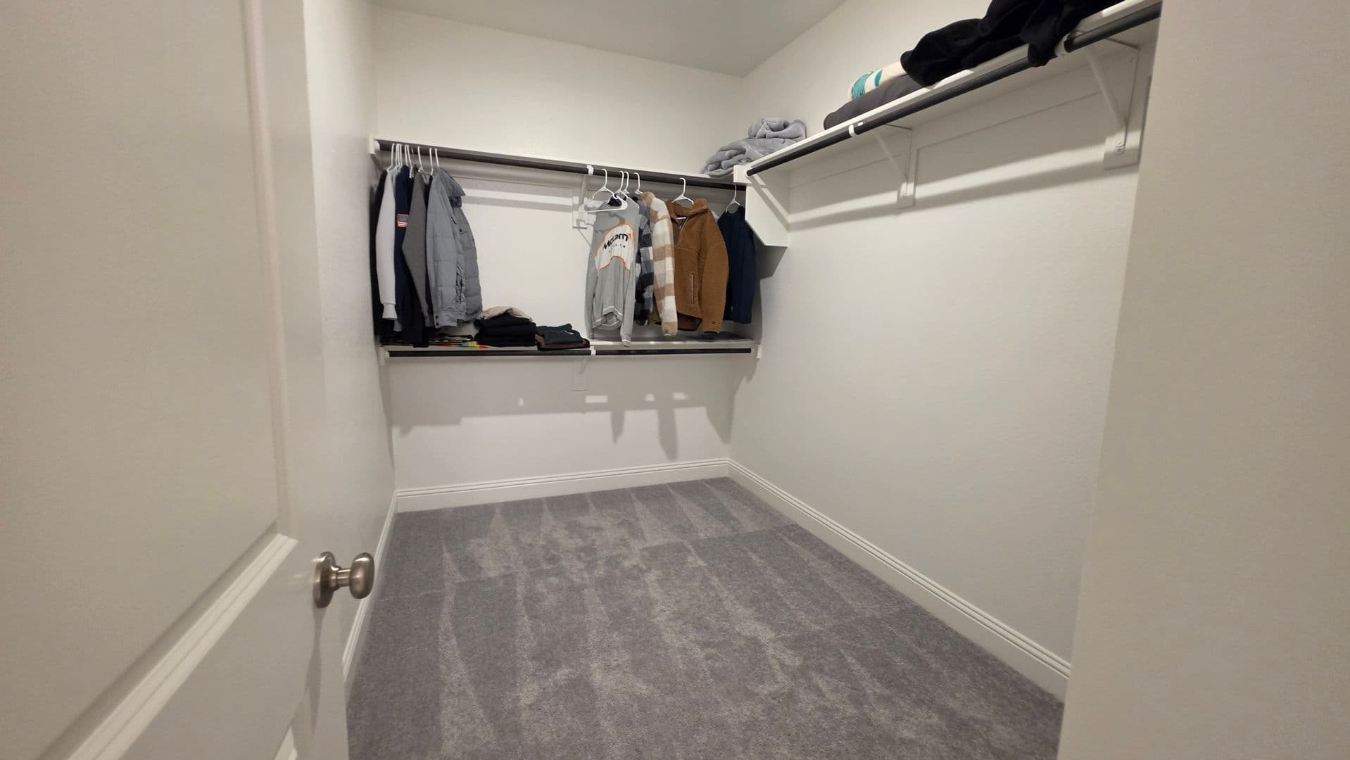 Denton House: 1513 Larson Ln