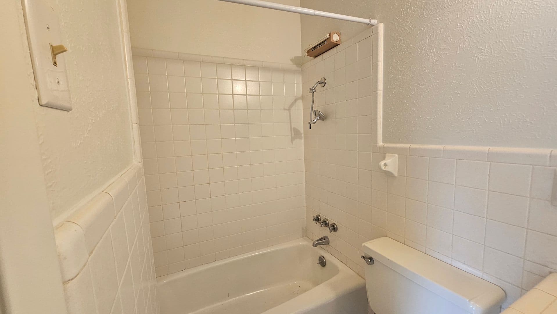 Denton Apartment: 1908 Westridge St.