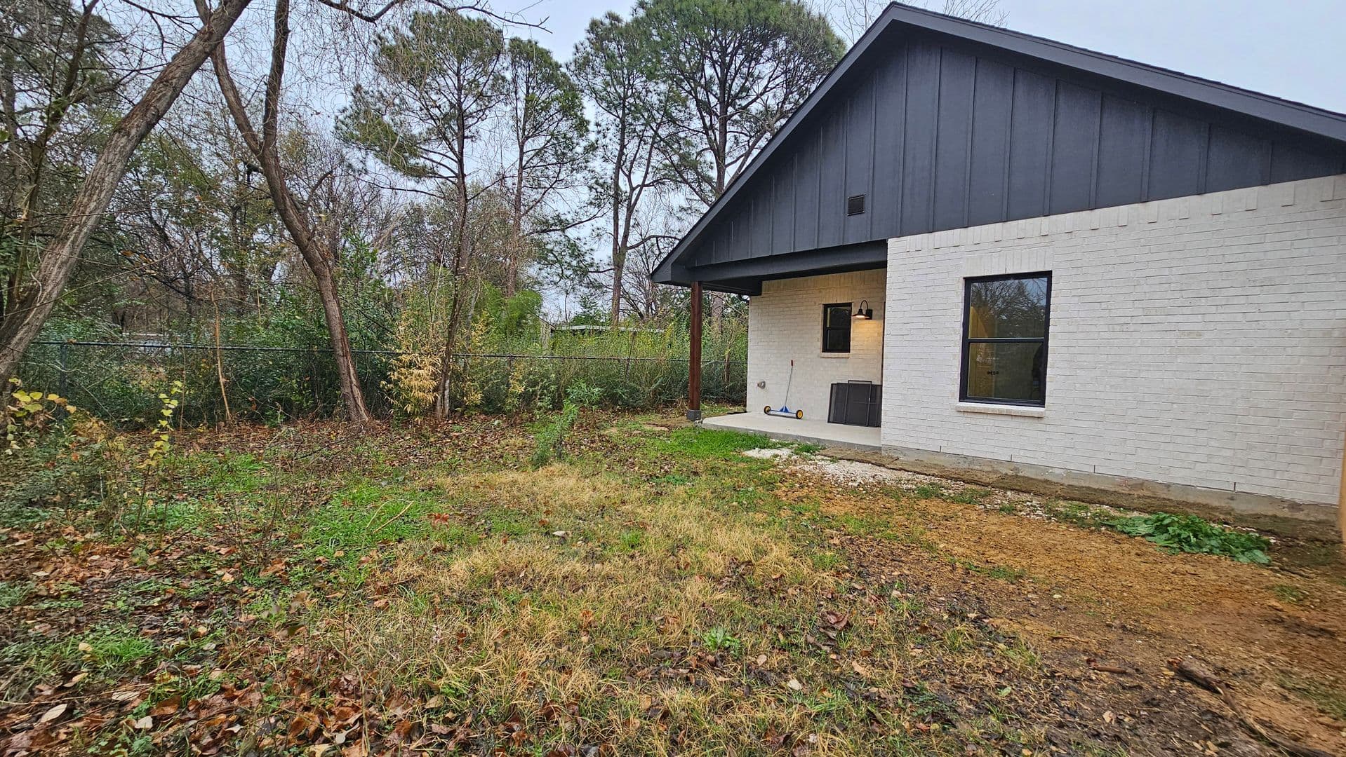 Denton Apartment: 1700 Kendolph Dr