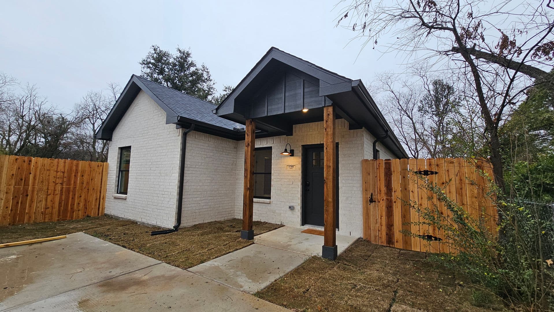 Denton Apartment: 1700 Kendolph Dr