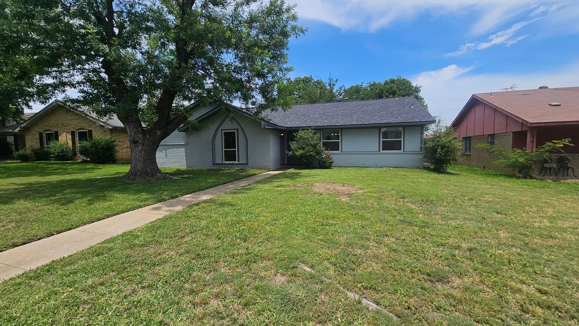 Lewisville House: 1619 Glenhill Ln
