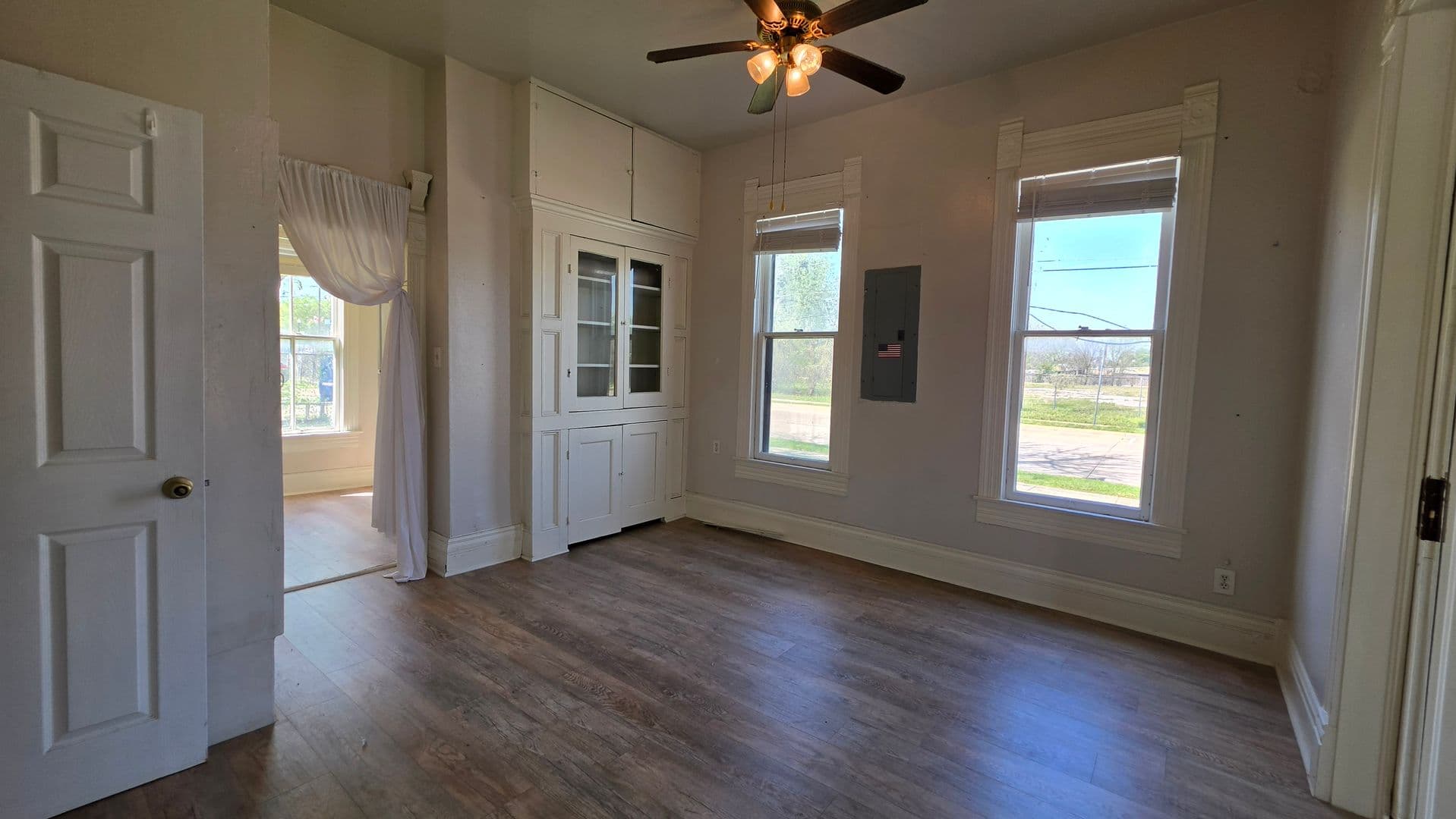 Lewisville Apartment: 145 N Kealy St