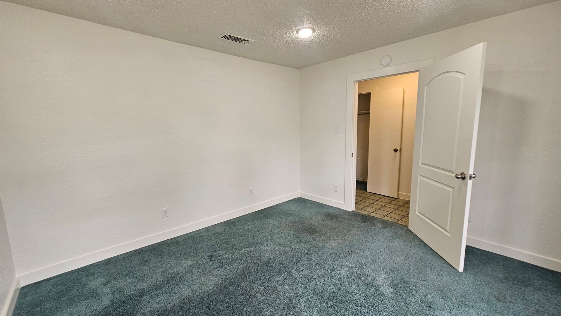 Denton Apartment: 1908 Westridge St.