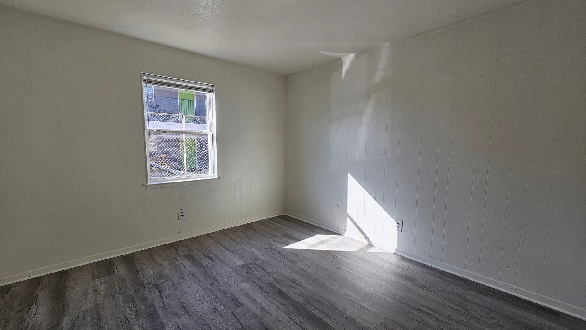 Denton Apartment: 2420 Louise St