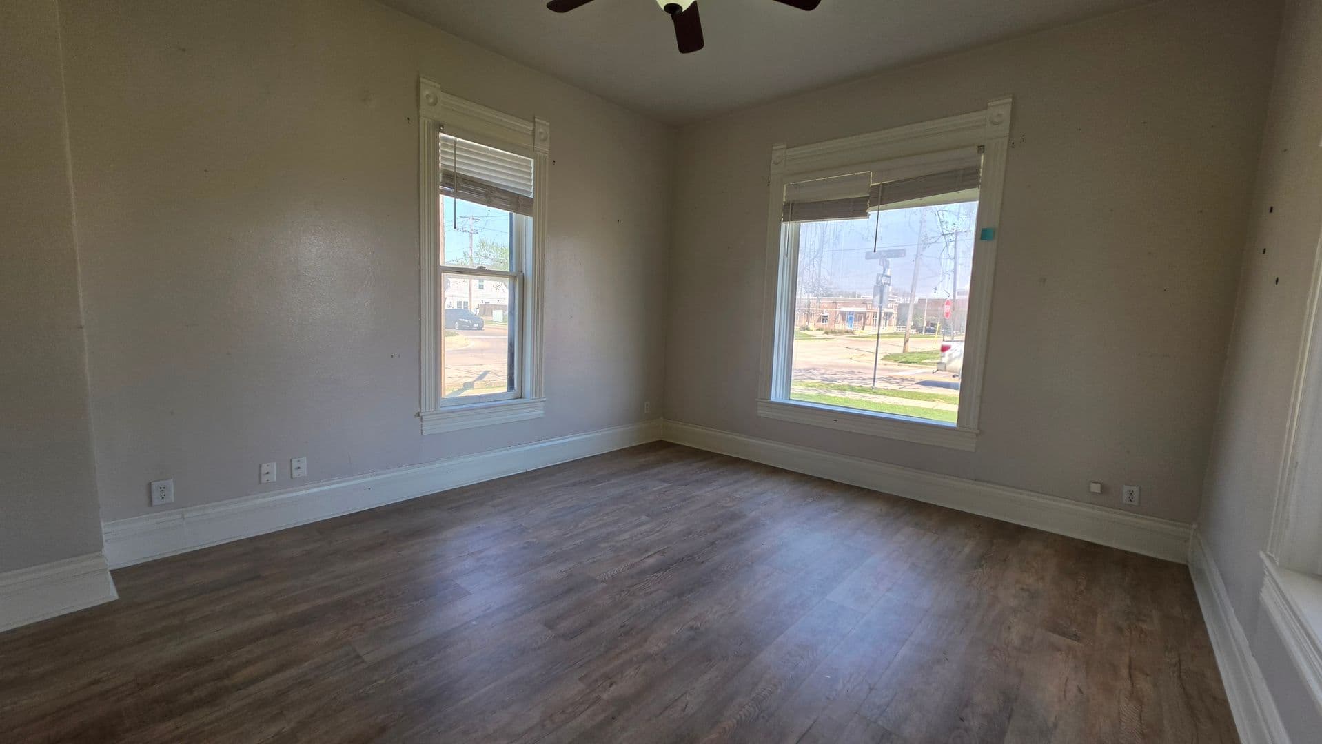 Lewisville Apartment: 145 N Kealy St