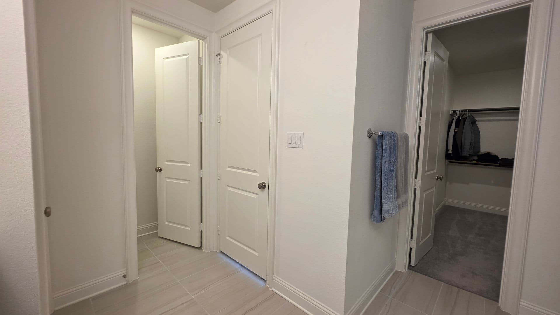 Denton House: 1513 Larson Ln