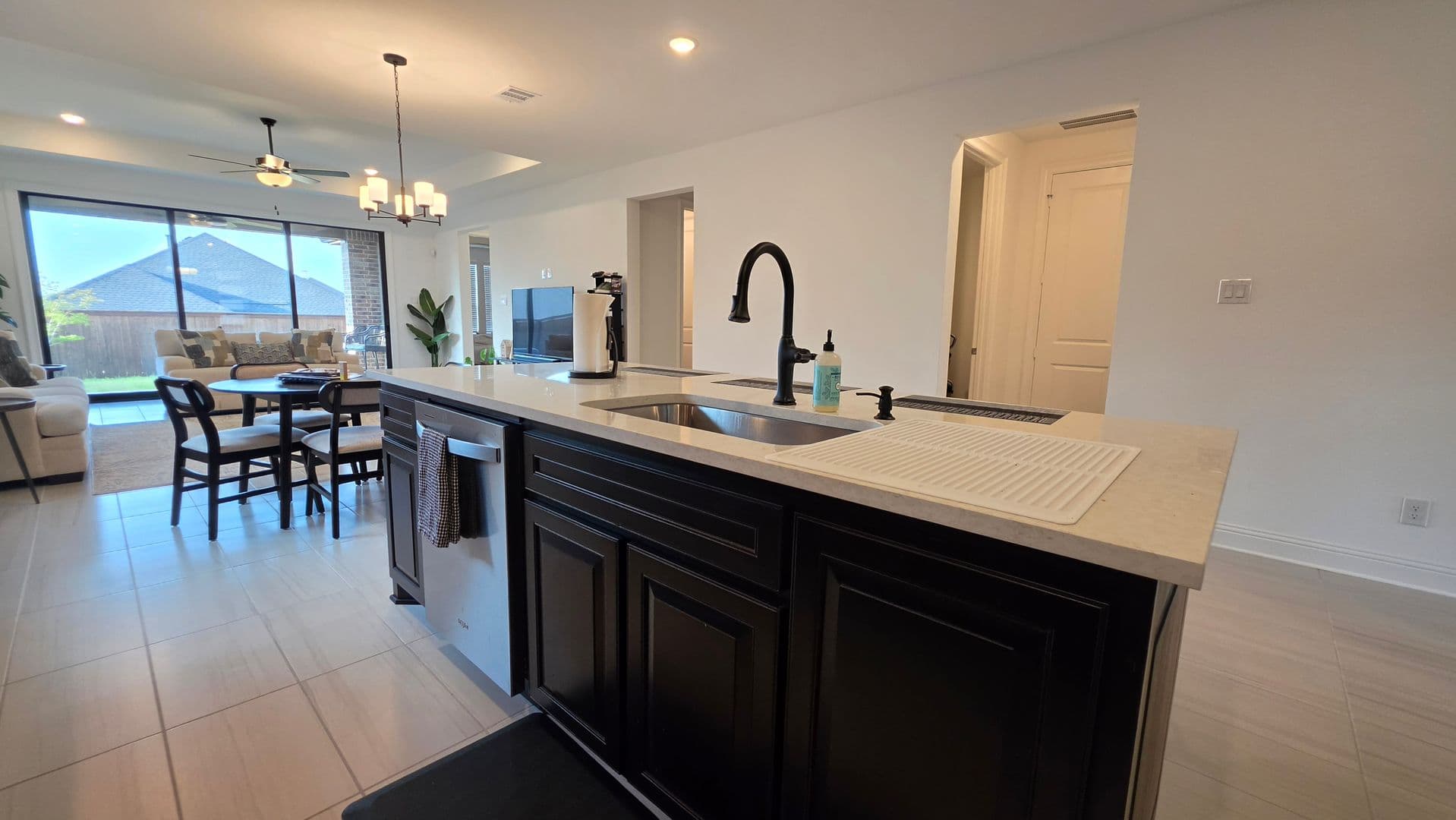 Denton House: 1513 Larson Ln