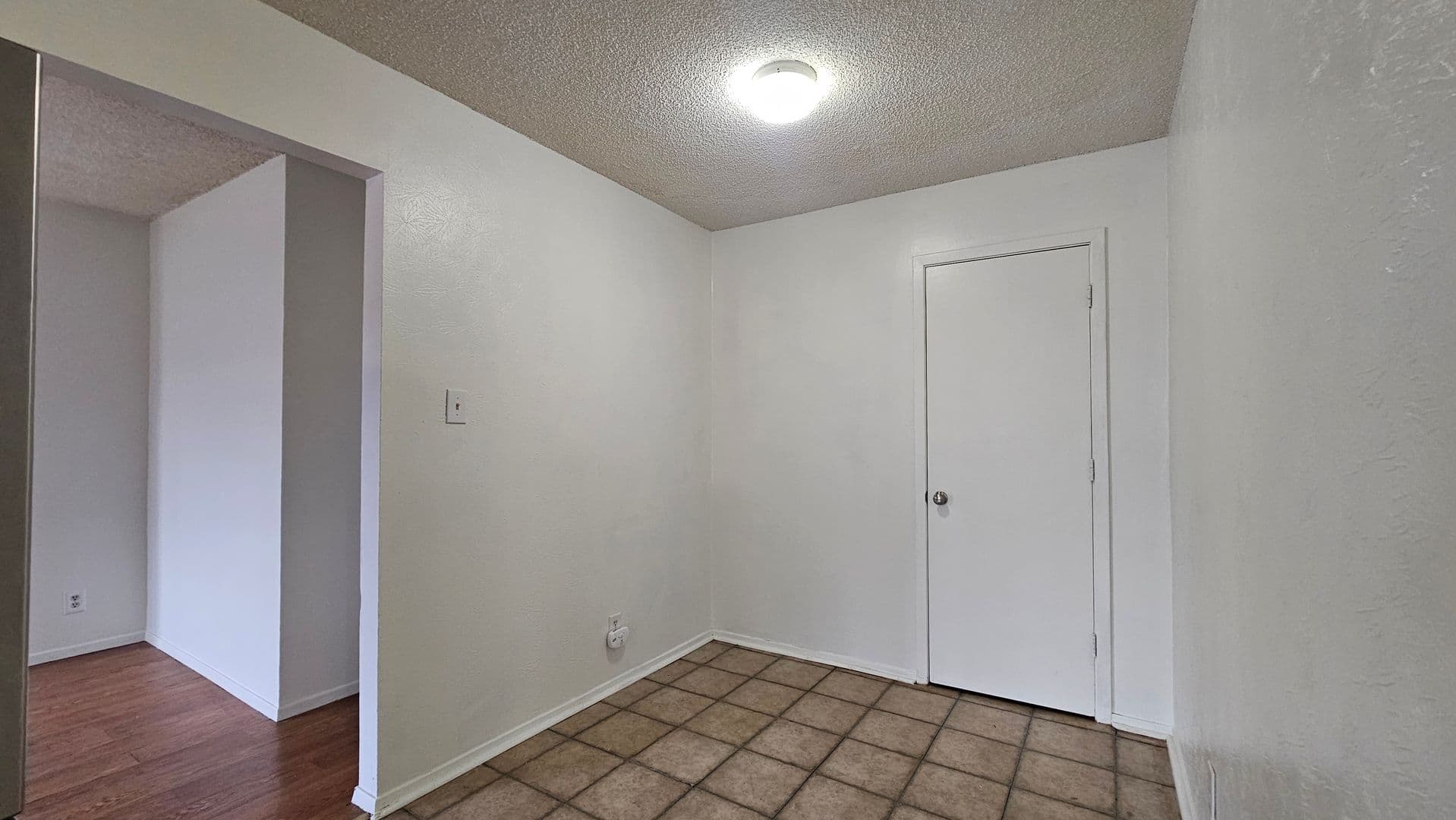Denton Apartment: 1000 - 1002 Mulkey Ln.
