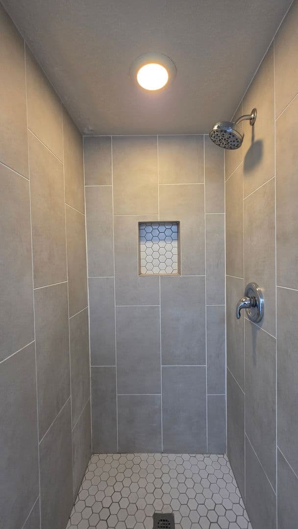 Lewisville Apartment: 145 N Kealy St