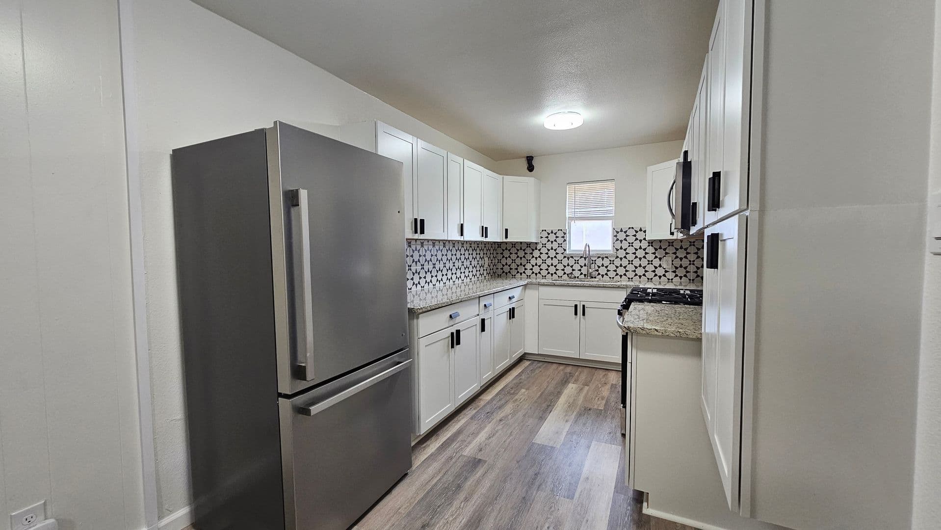 Denton Apartment: 2420 Louise St