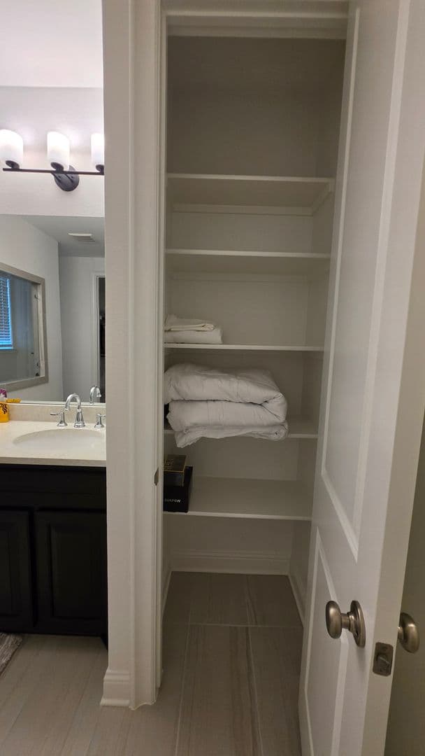 Denton House: 1513 Larson Ln