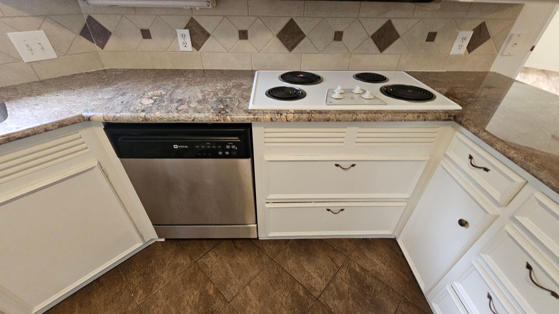 Denton Apartment: 1908 Westridge St.