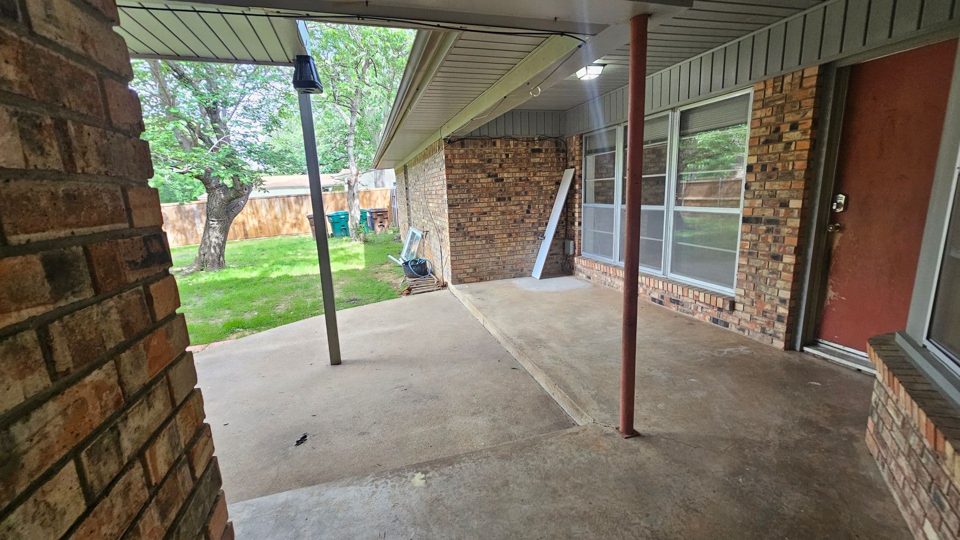 Denton Apartment: 1908 Westridge St.