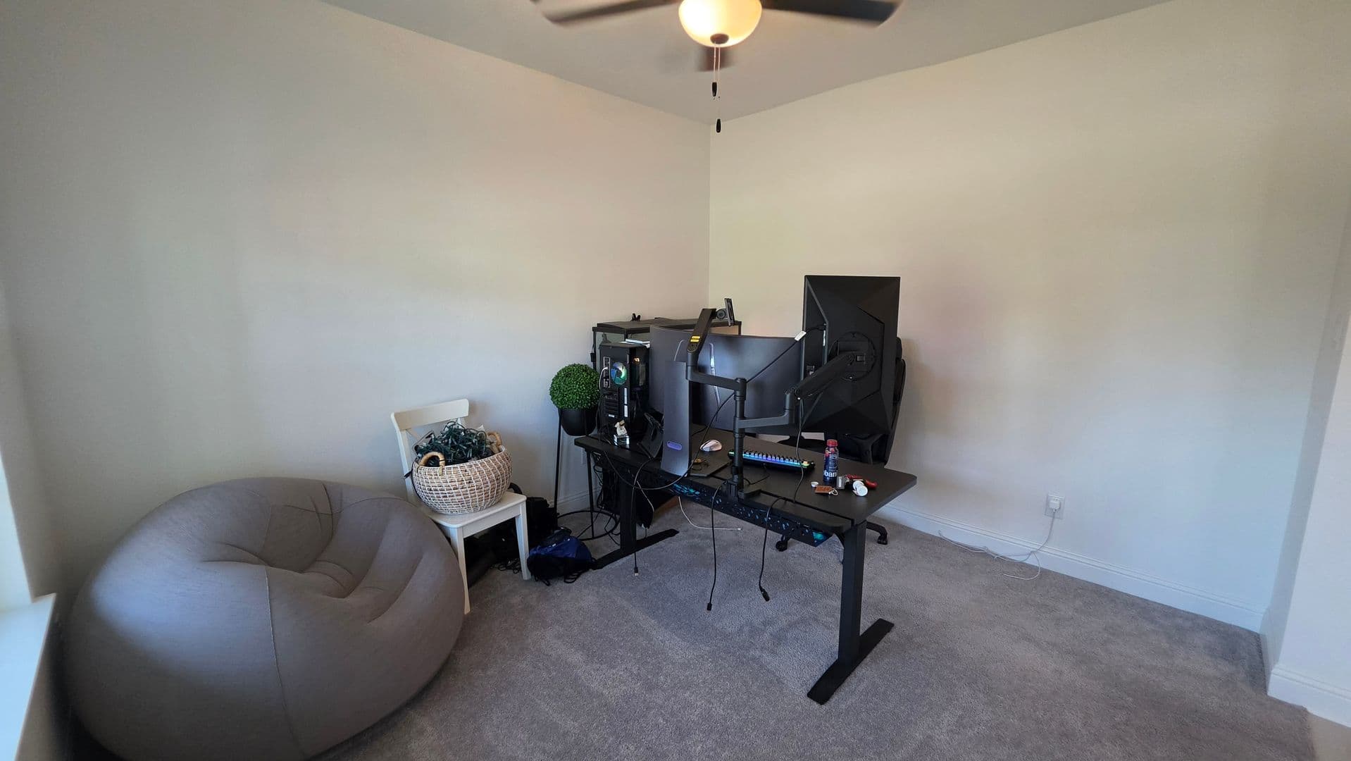Denton House: 1513 Larson Ln