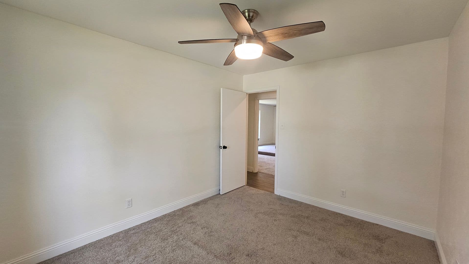 Lewisville House: 1619 Glenhill Ln