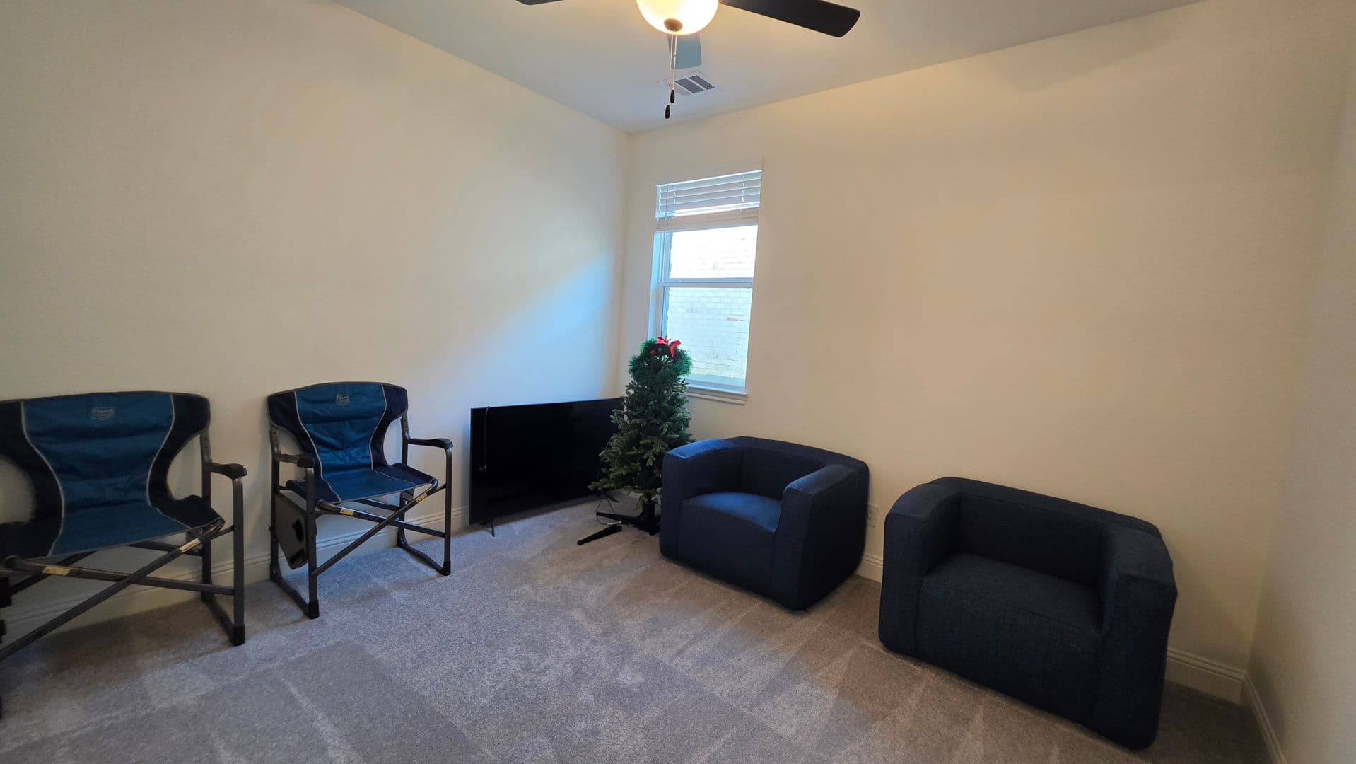 Denton House: 1513 Larson Ln