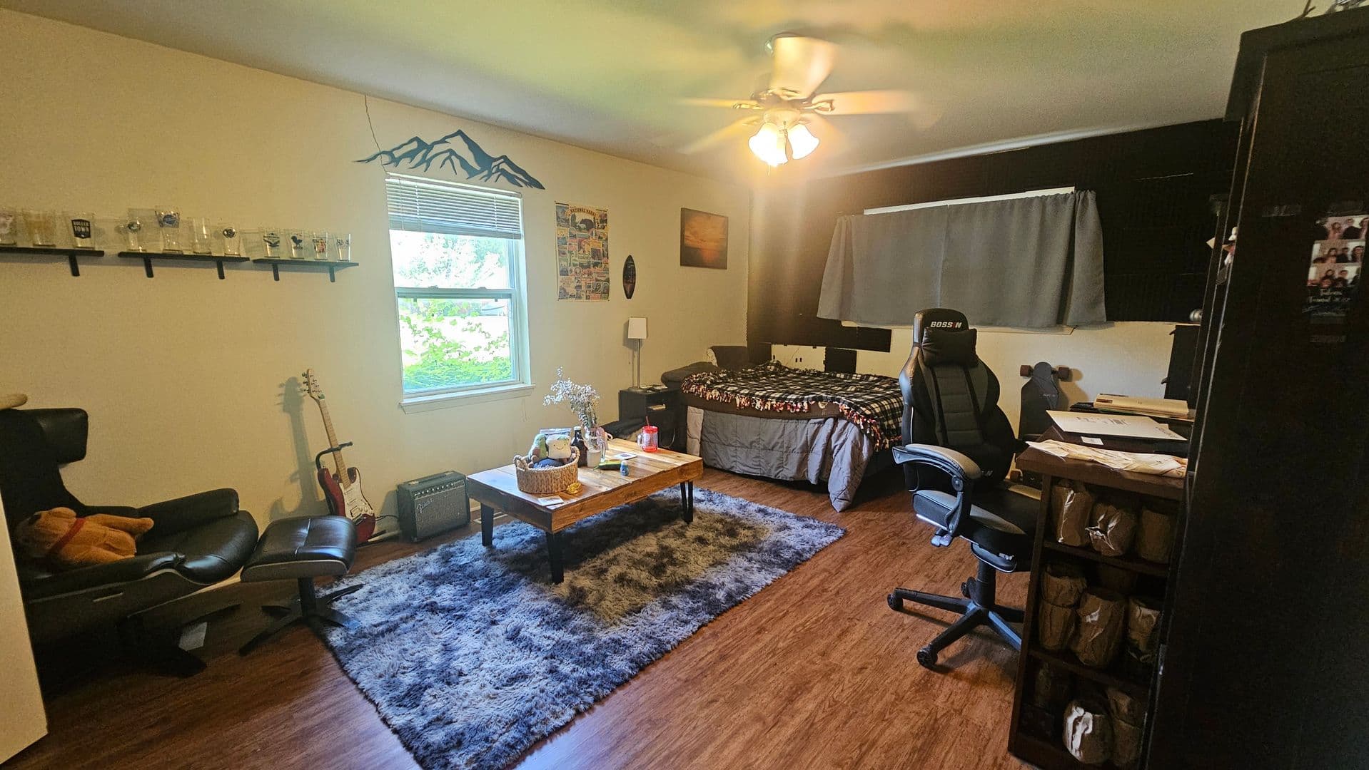 Denton House: 425 Mimosa Dr