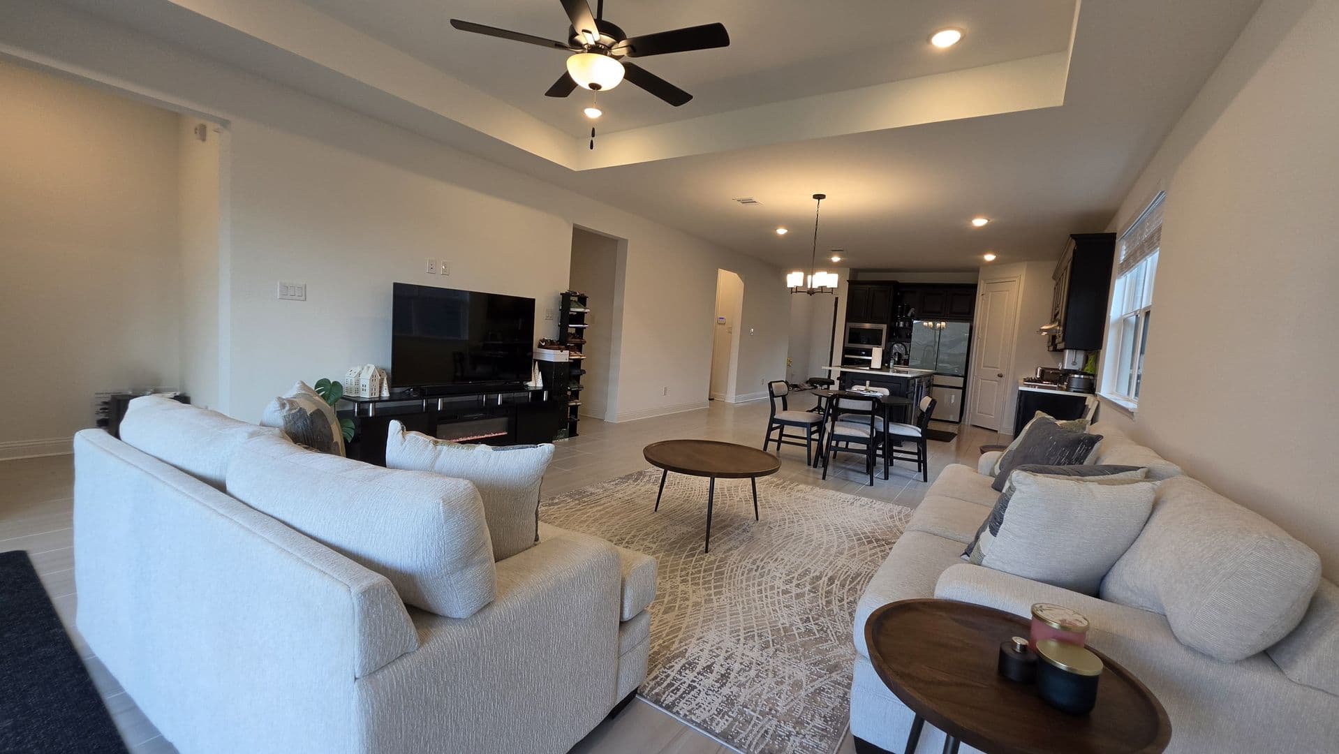Denton House: 1513 Larson Ln