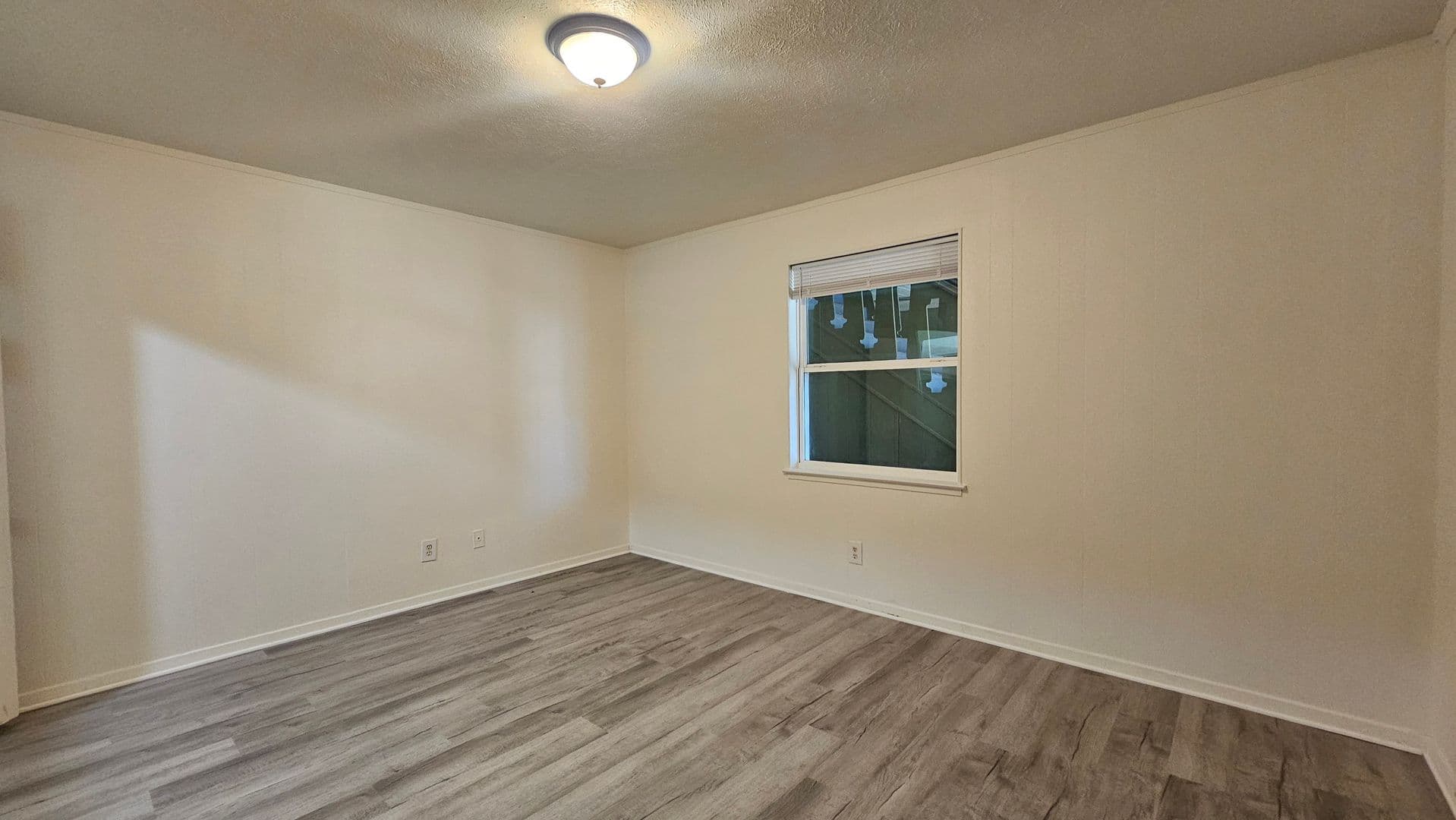 Denton Apartment: 2420 Louise St