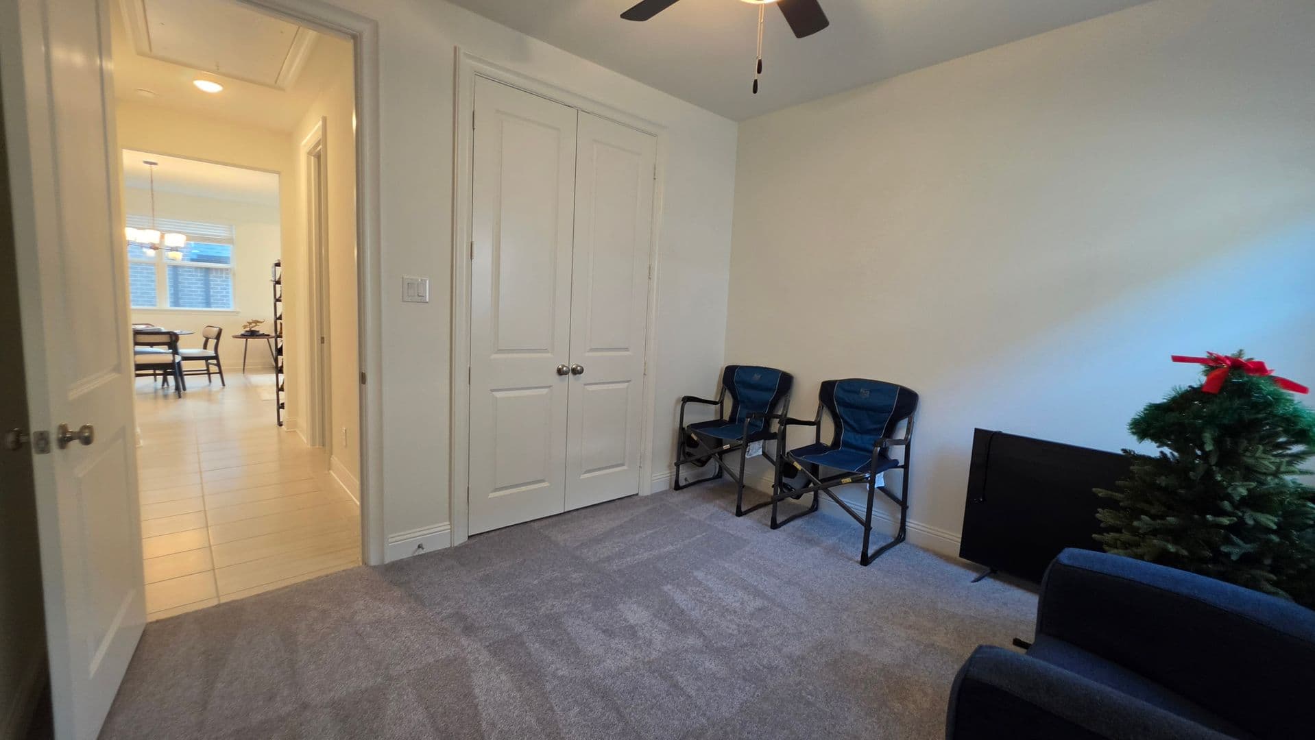 Denton House: 1513 Larson Ln