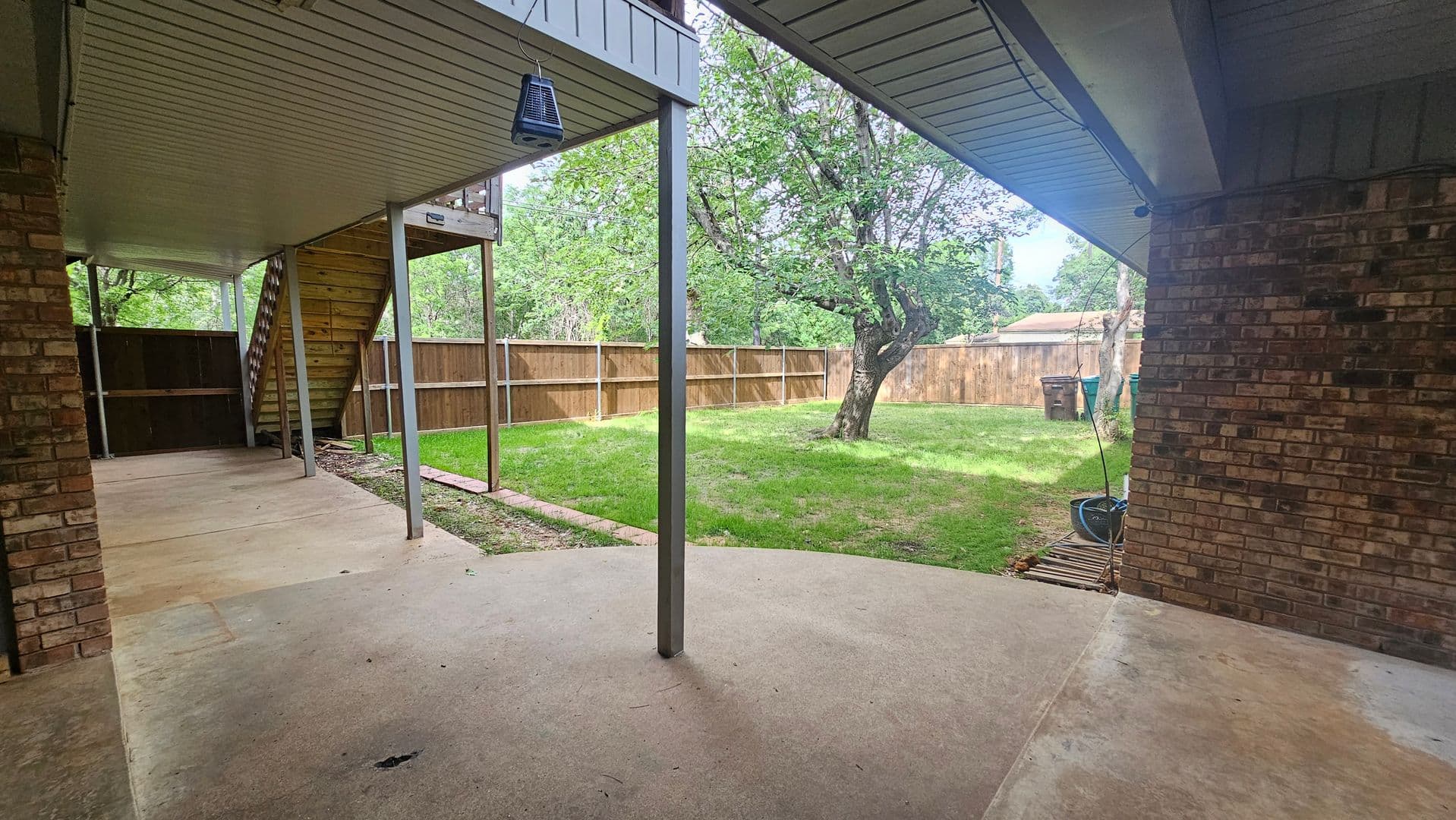 Denton Apartment: 1908 Westridge St.