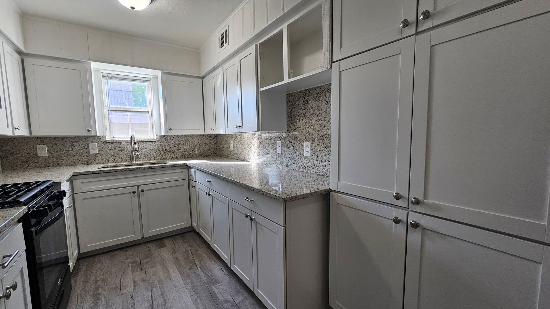 Denton Apartment: 2420 Louise St