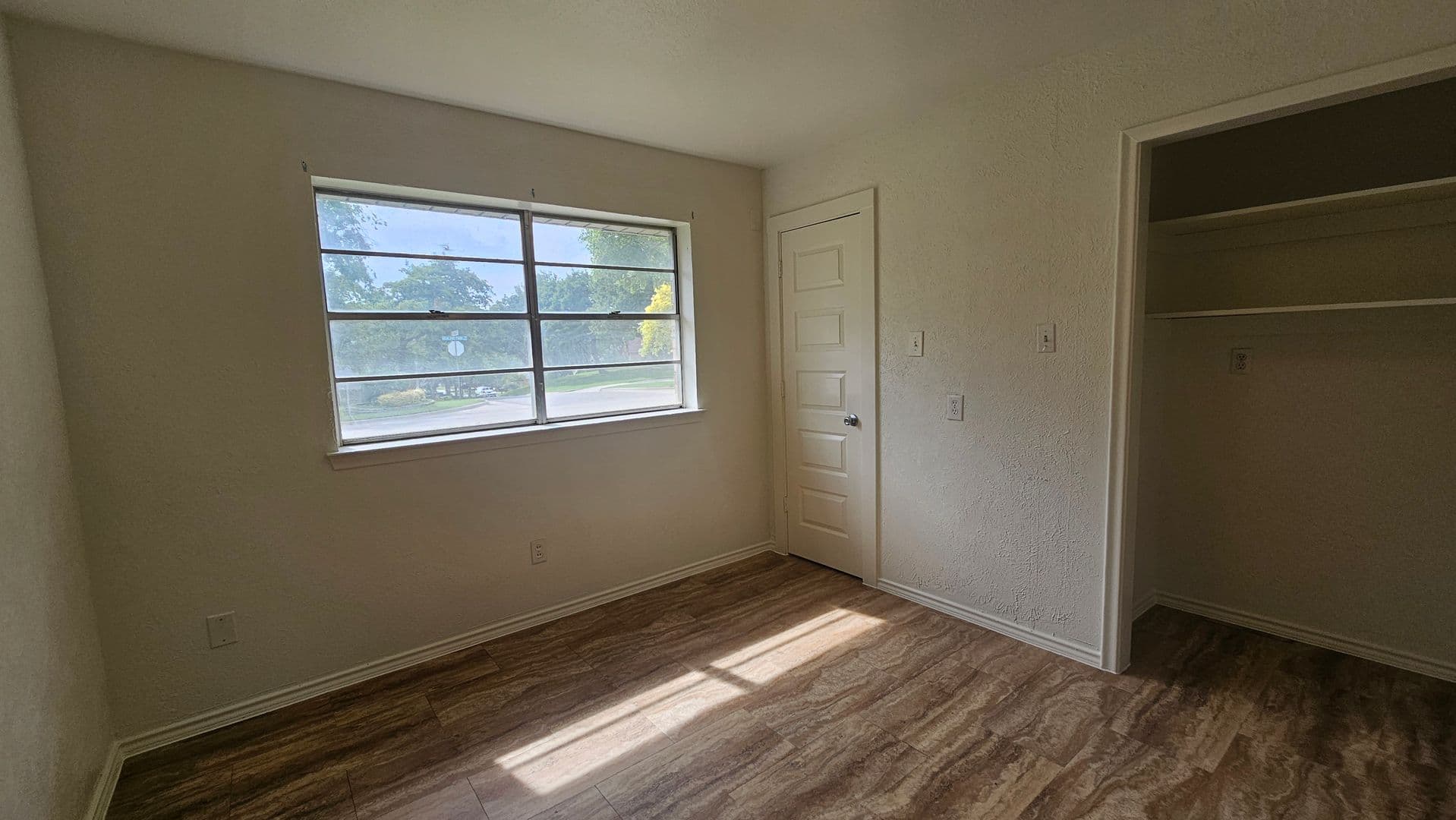 Denton Apartment: 1908 Westridge St.