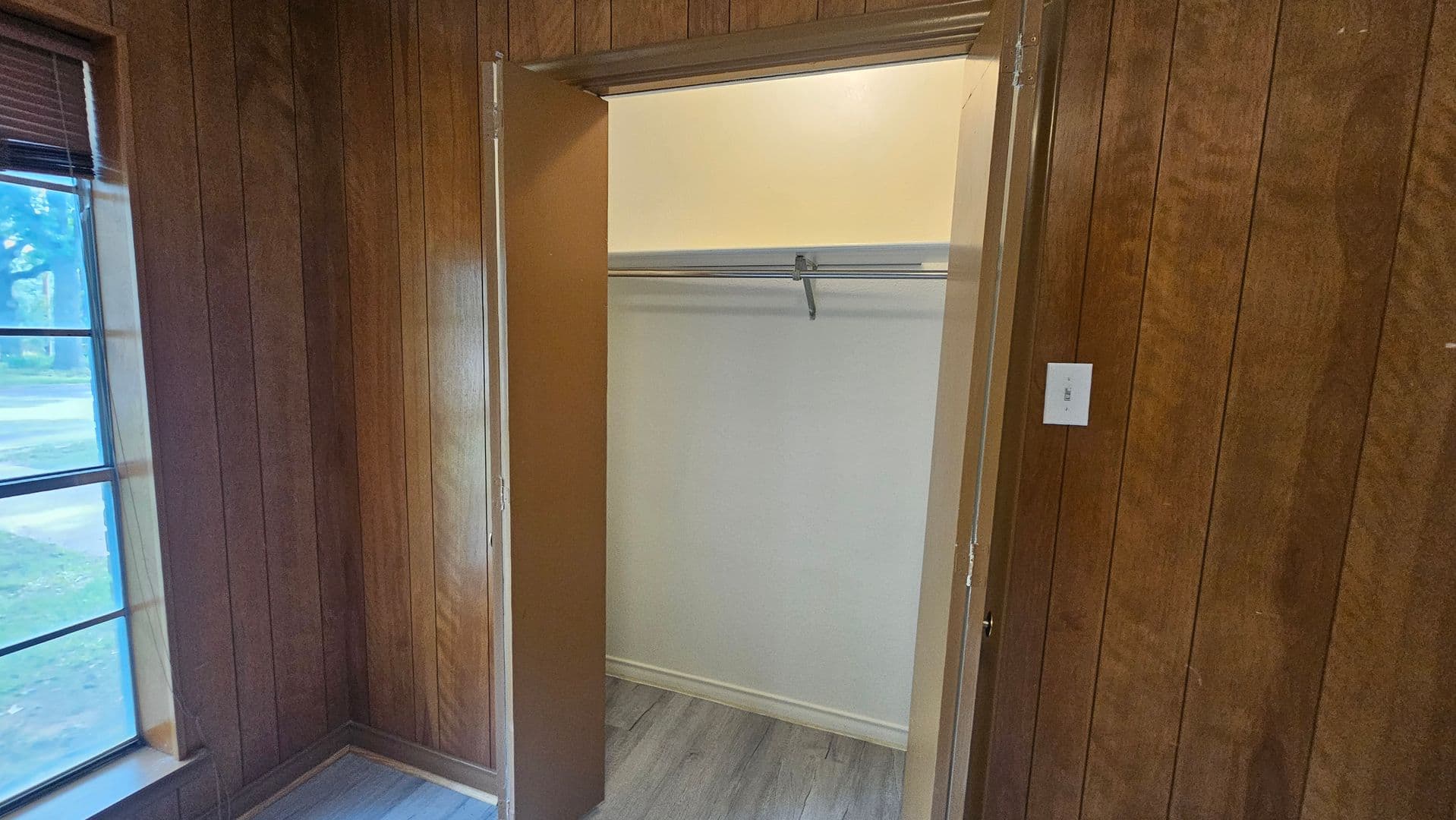 Denton Apartment: 1908 Westridge St.