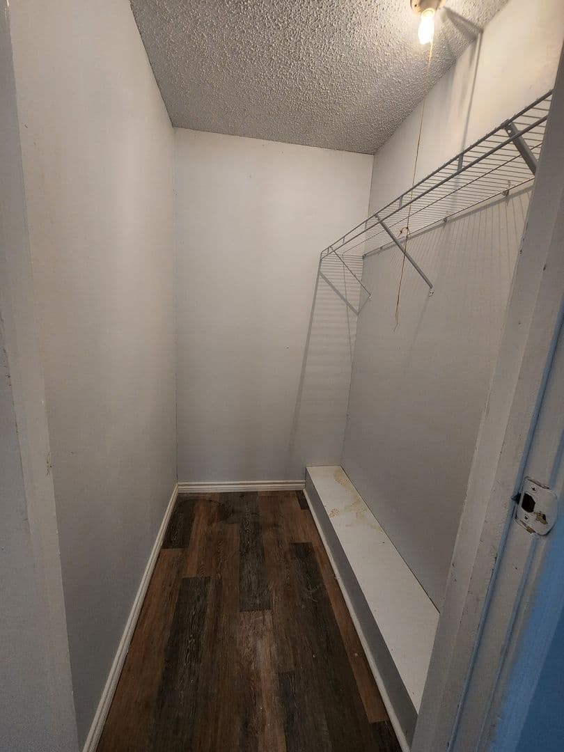 Denton Apartment: 3604 Valley View Rd.