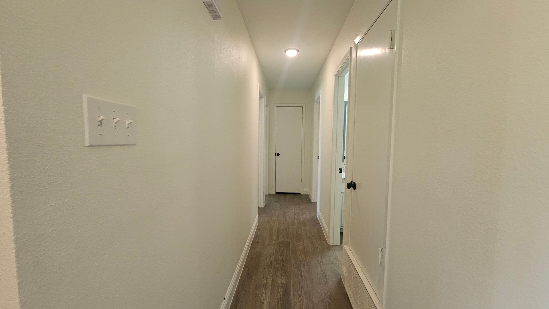 Lewisville House: 1619 Glenhill Ln