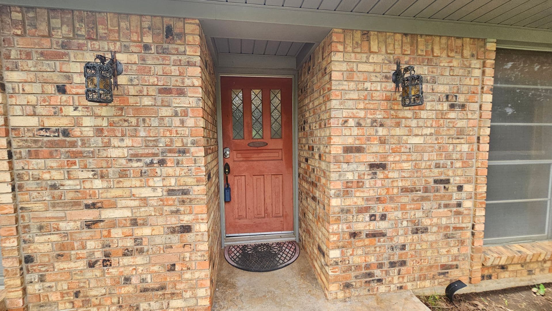 Denton Apartment: 1908 Westridge St.