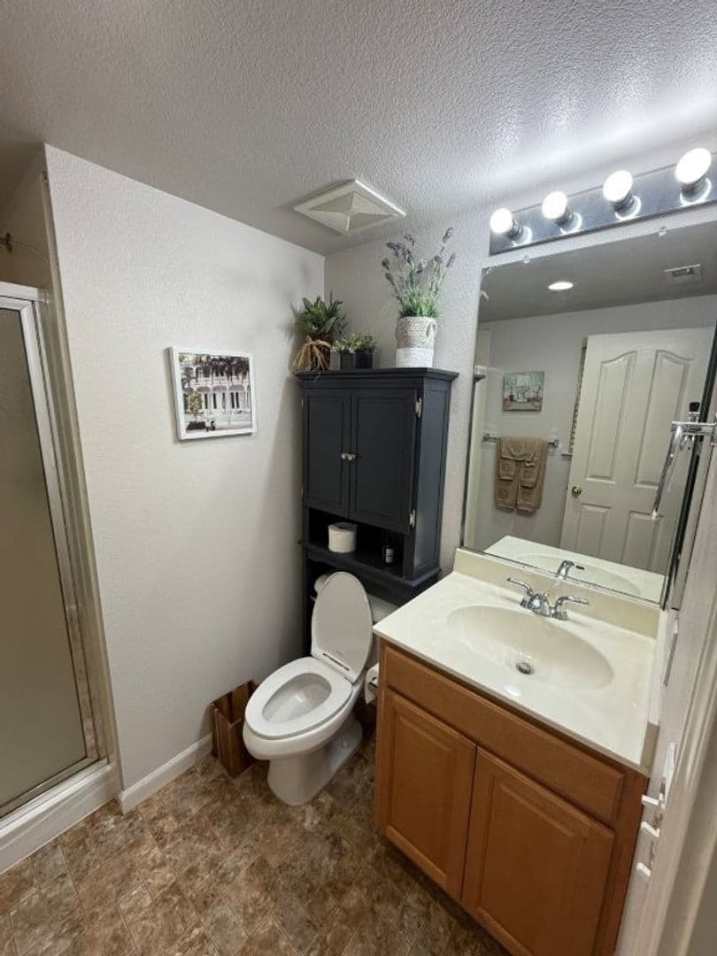 Fairfield House: 2777 Whitney