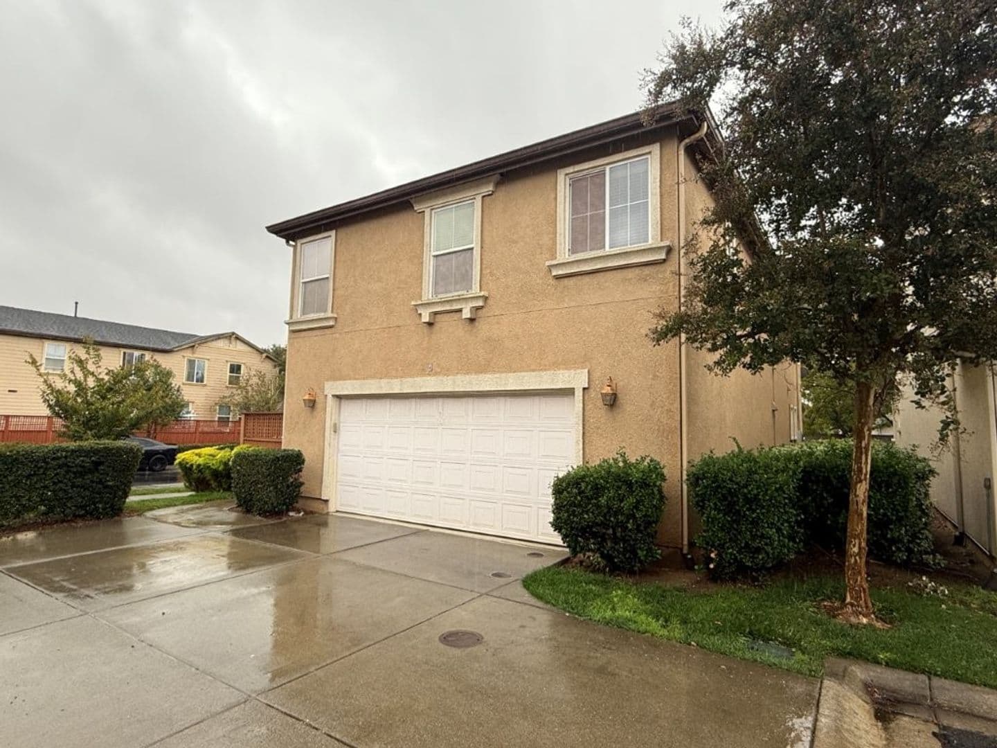Fairfield House: 2777 Whitney