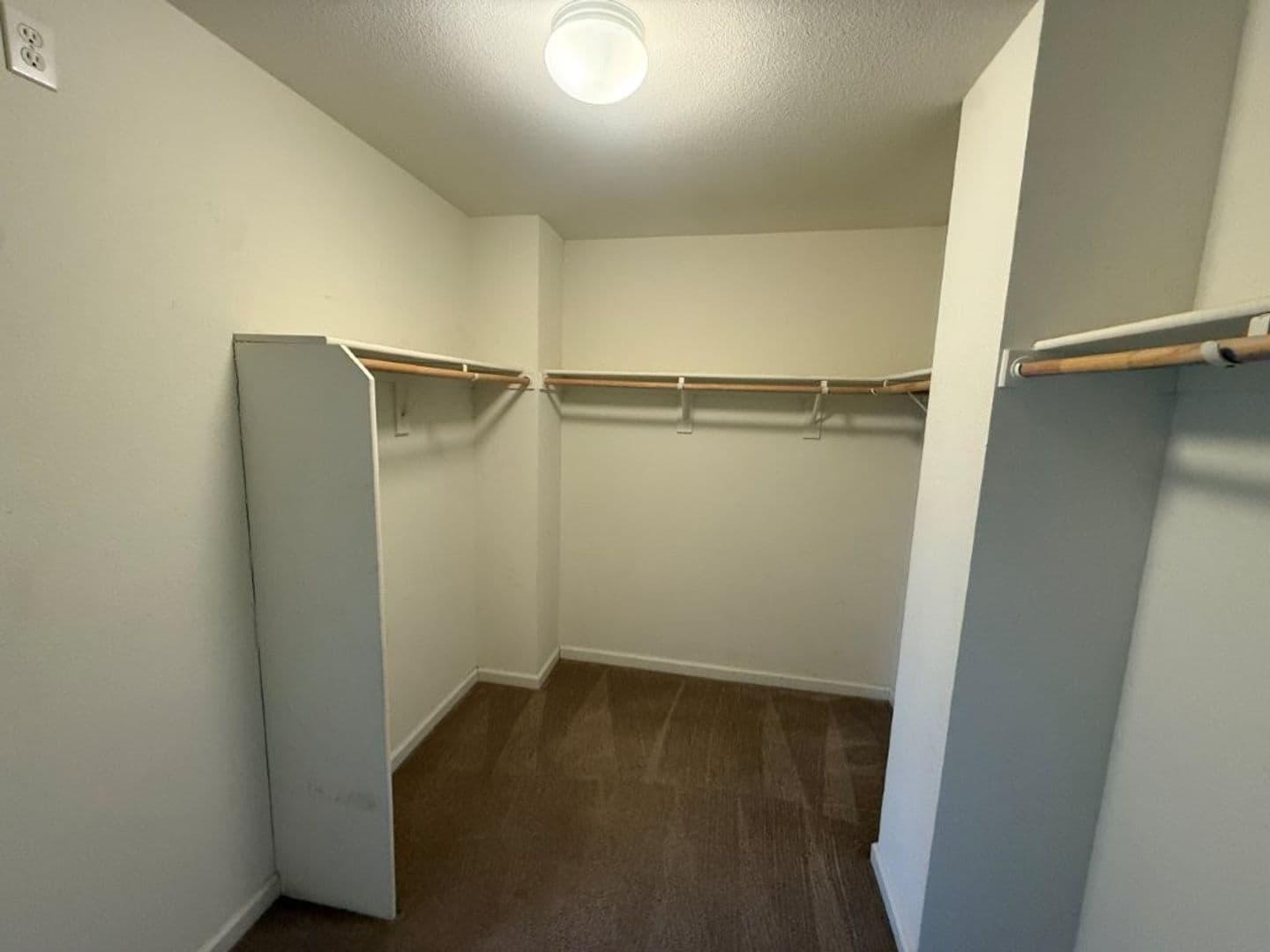 Fairfield House: 2777 Whitney