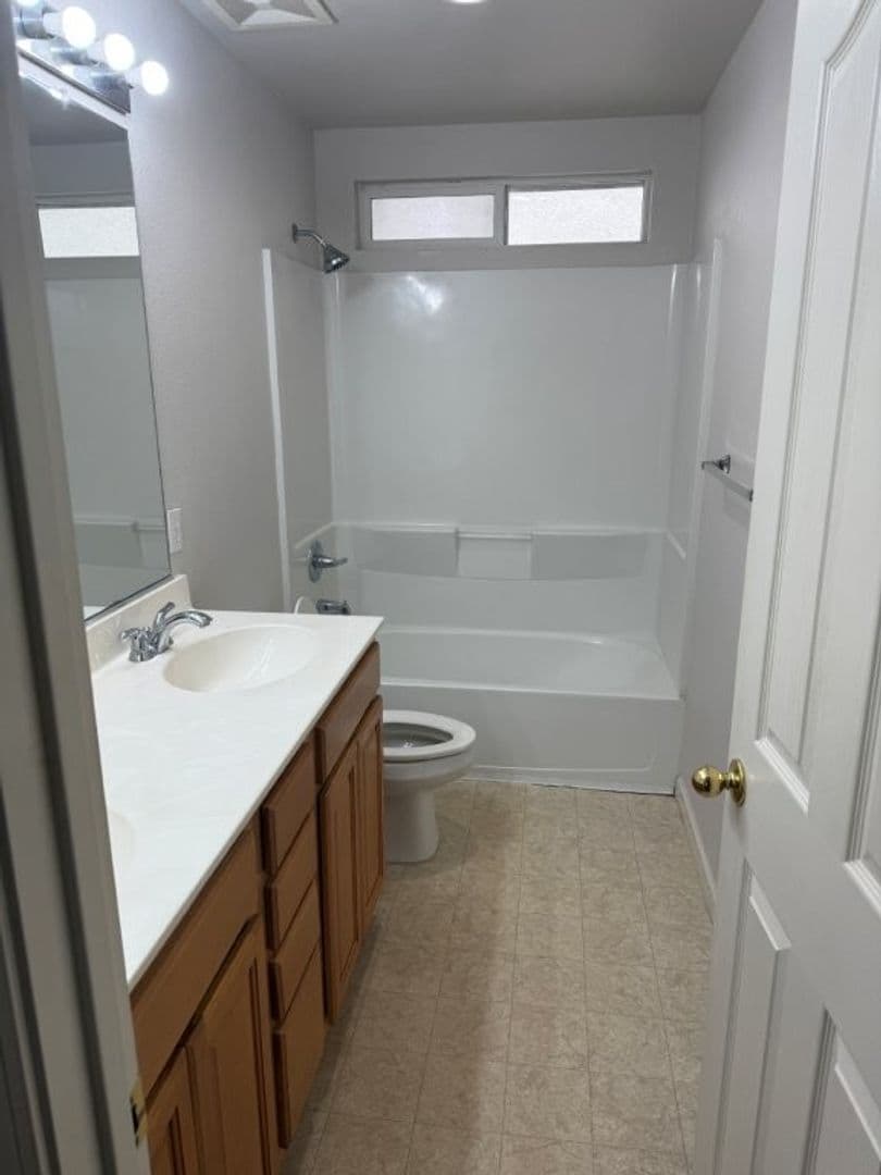 Fairfield House: 2777 Whitney