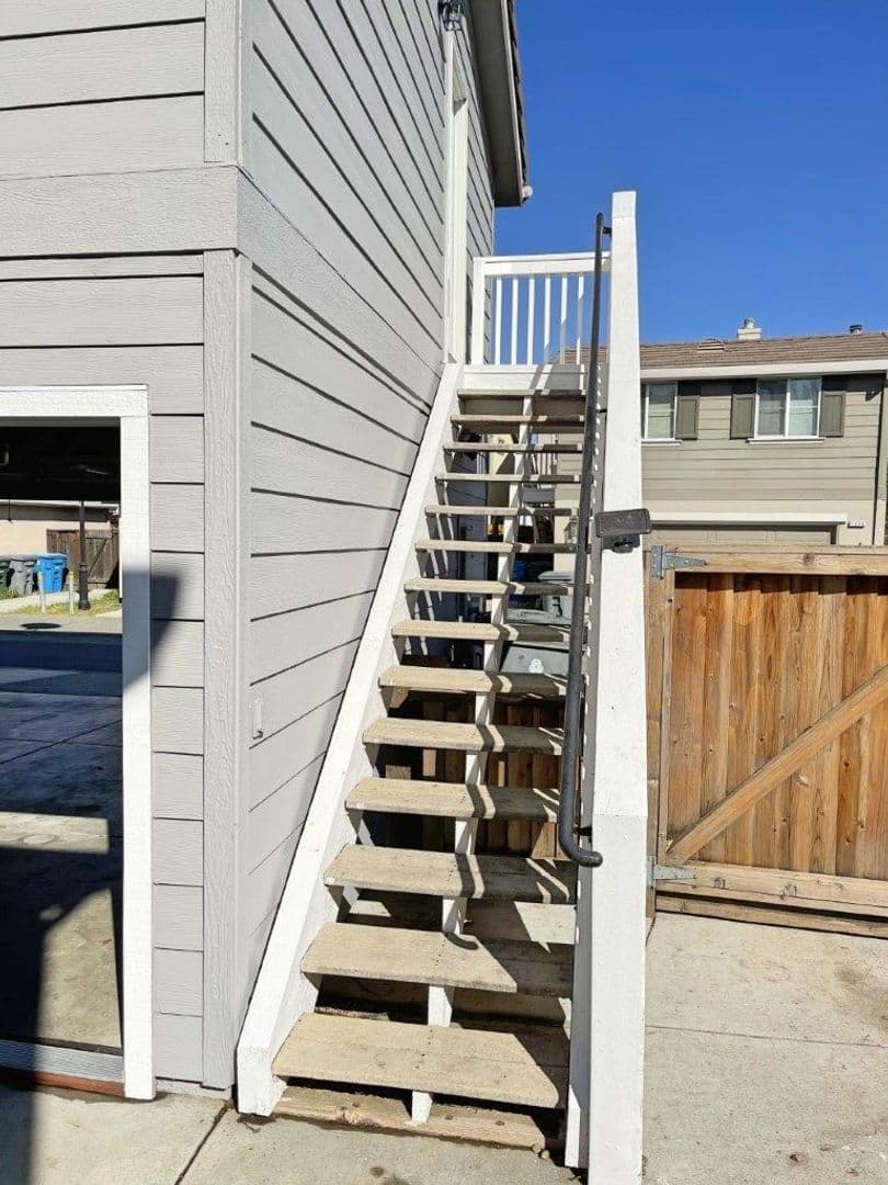 DIXON House: 1436 BELLO DRIVE
