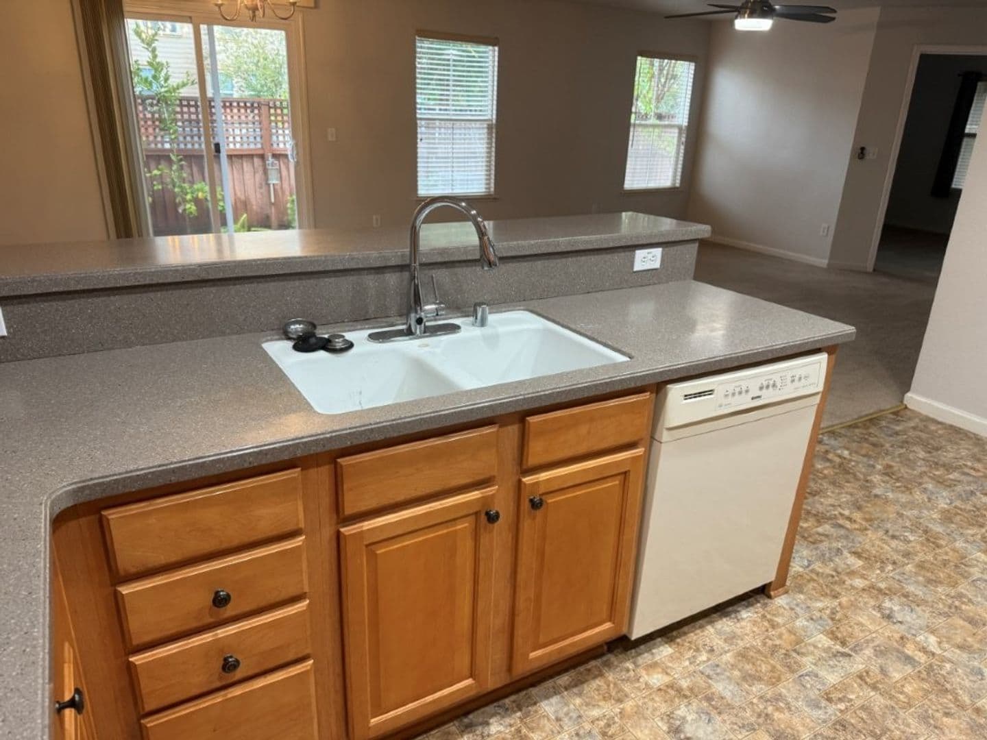Fairfield House: 2777 Whitney