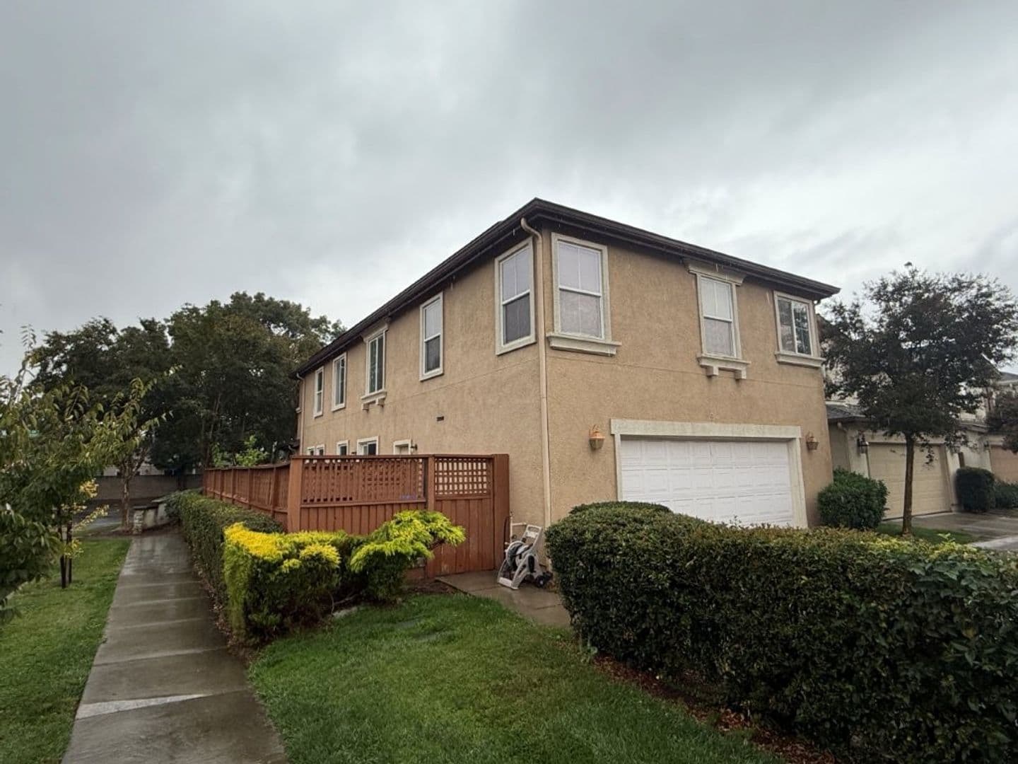 Fairfield House: 2777 Whitney