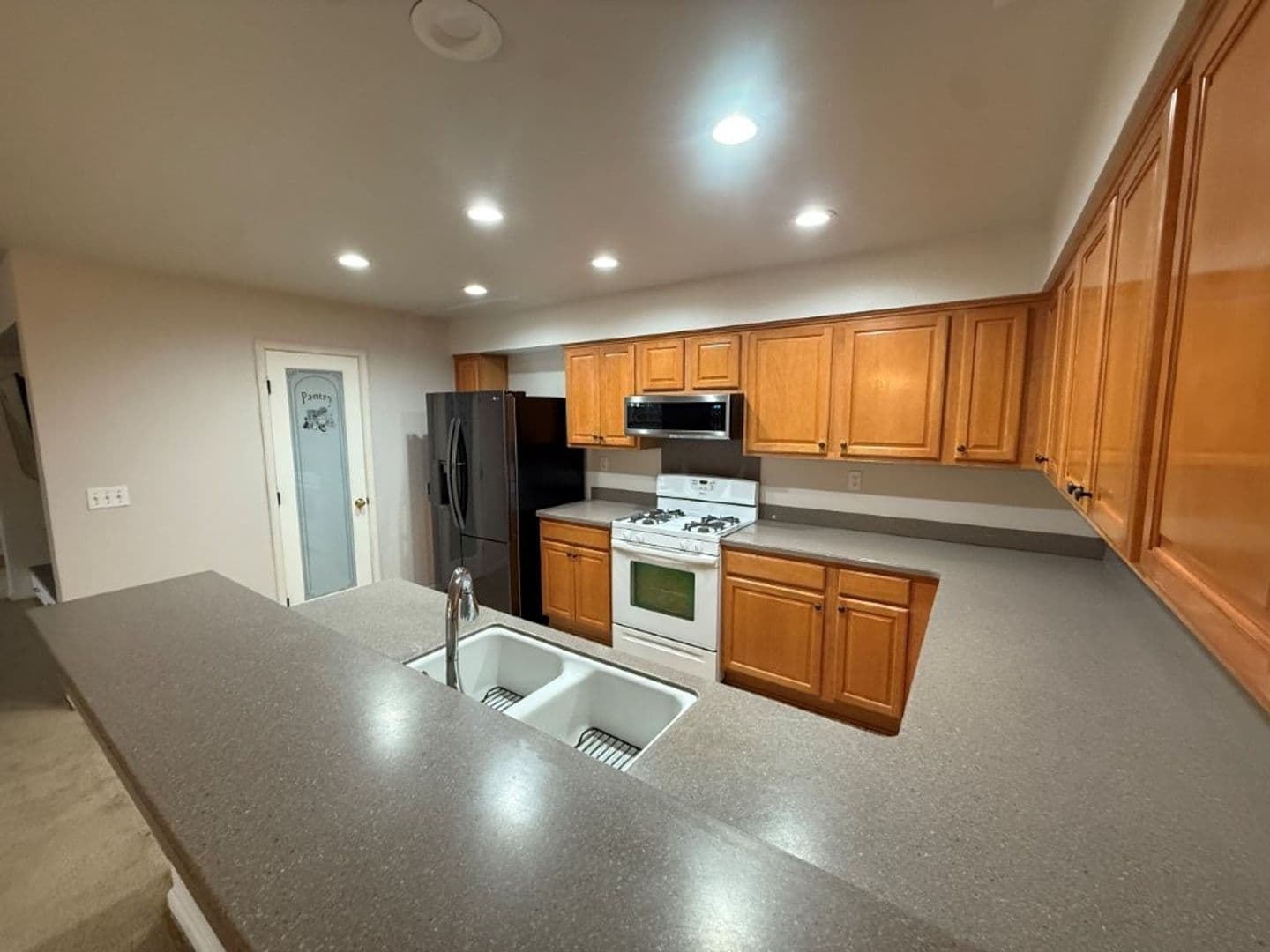 Fairfield House: 2777 Whitney