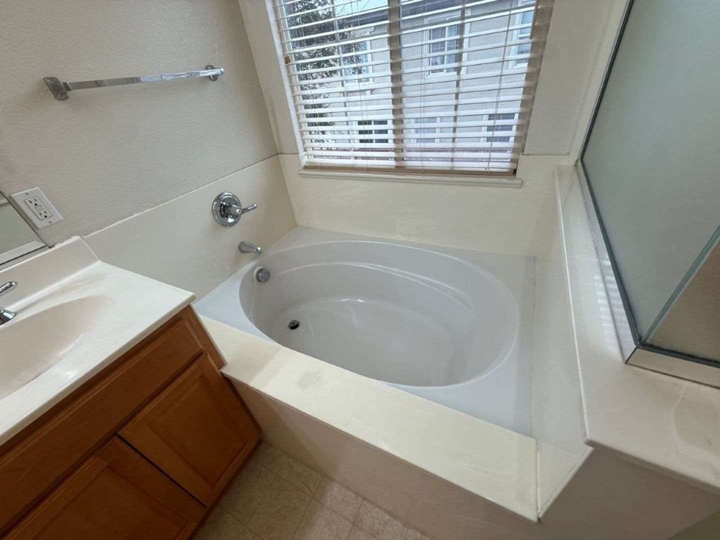 Fairfield House: 2777 Whitney