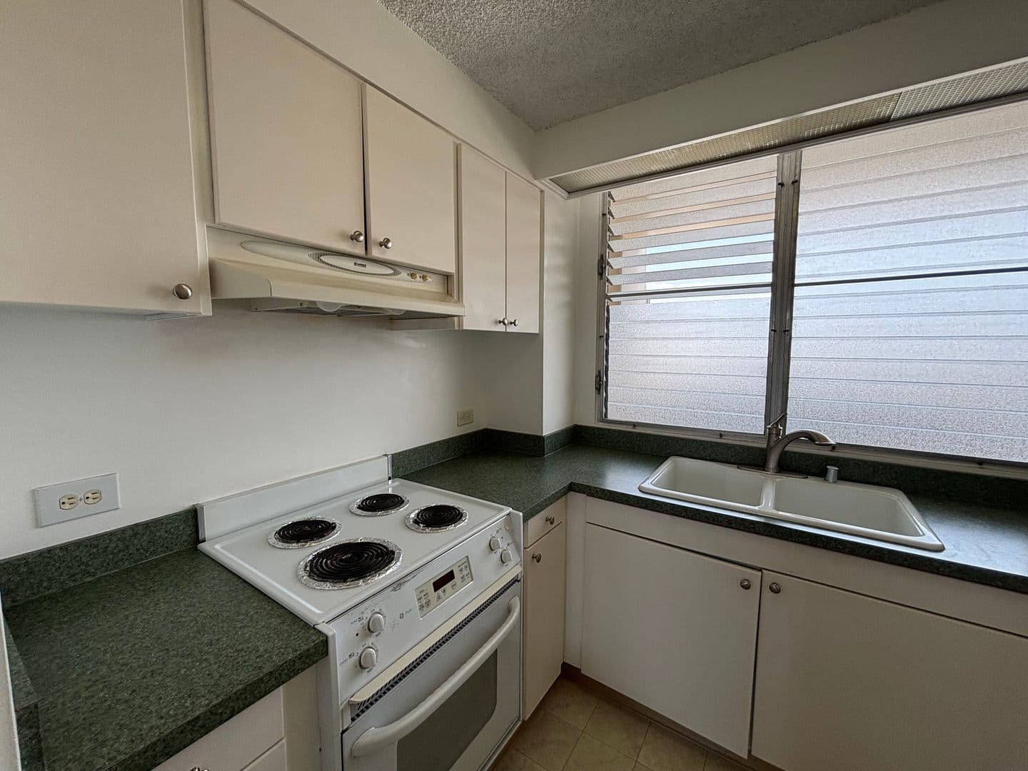 Honolulu Condo: 1212 Punahou St